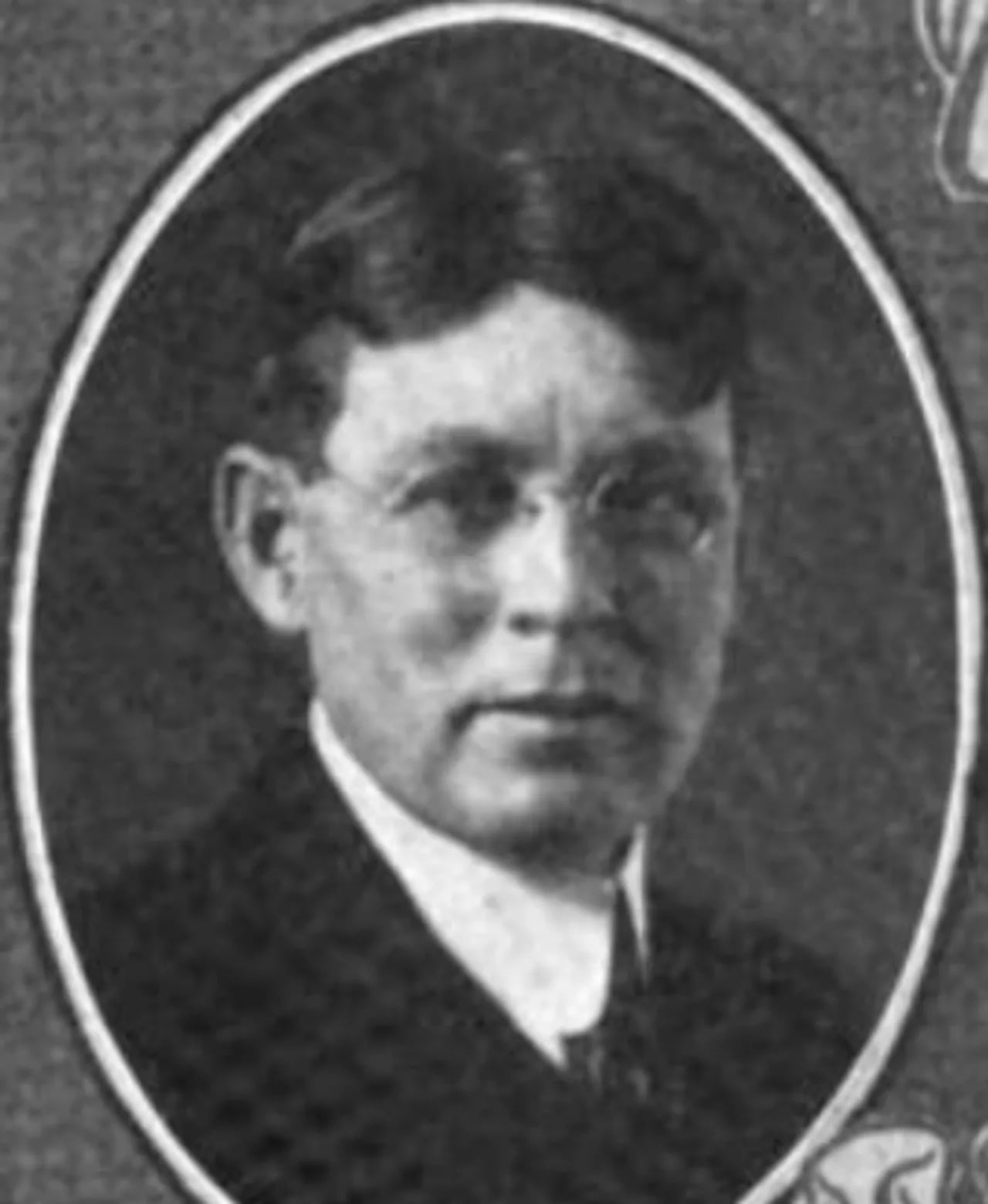 Portrait of H. L. Carnahan (1879–1941) – memorial page