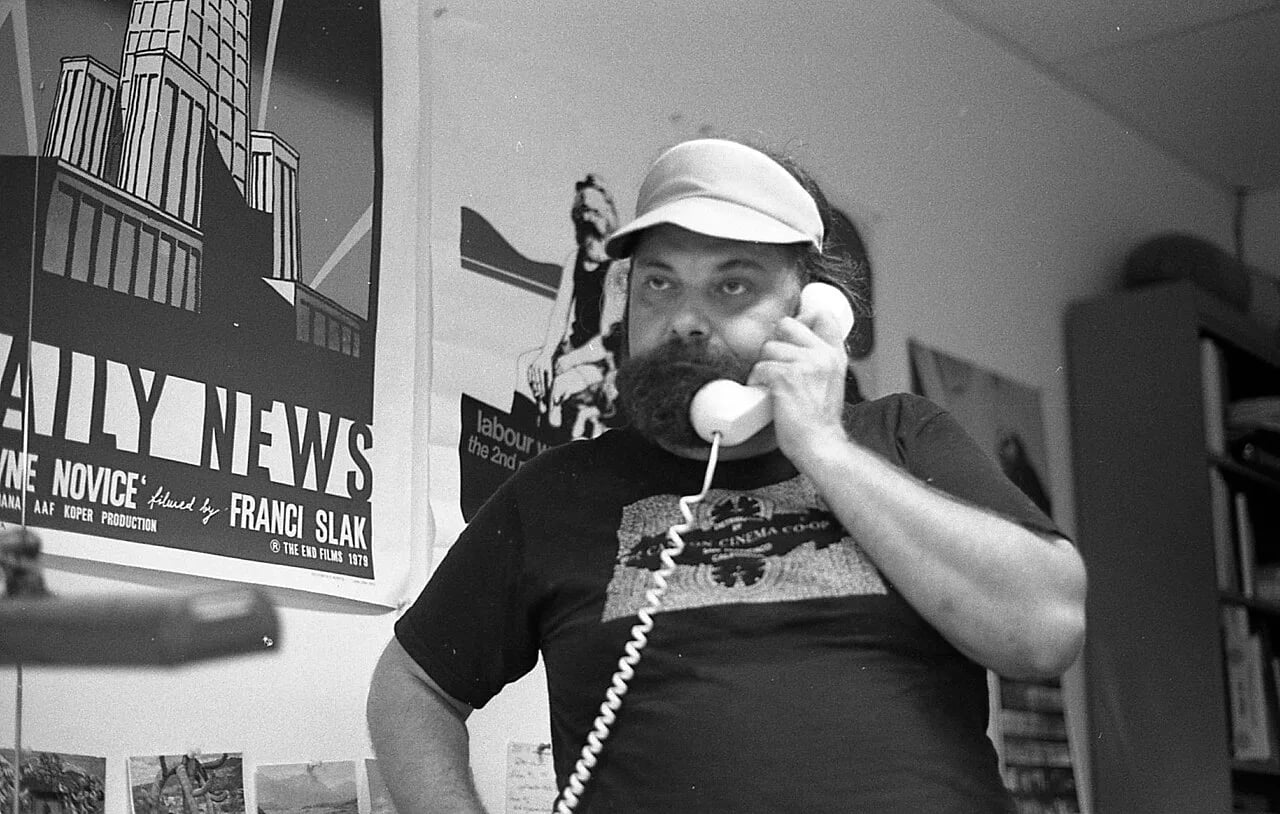 Porträt von Chuck Kleinhans (1942–2017) – Gedenkseite