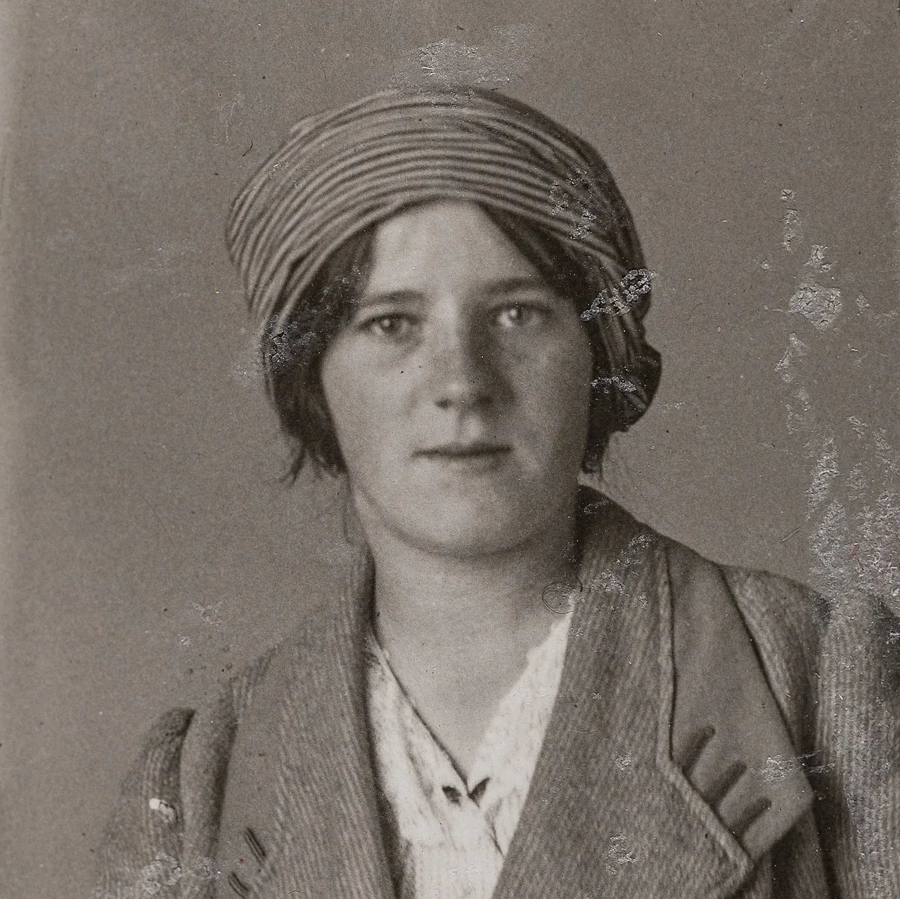 Portrait of Elsie Duval (1892–1919) – memorial page
