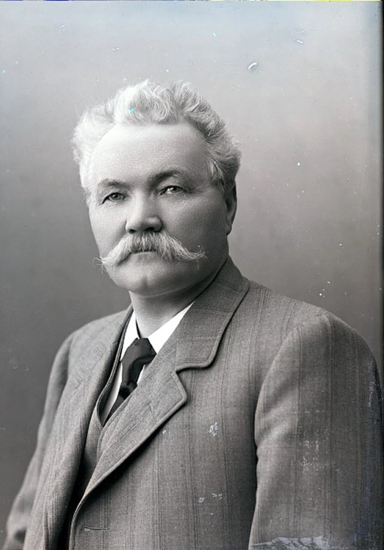 Portrait of Hans Hanssen (1853–1923) – memorial page