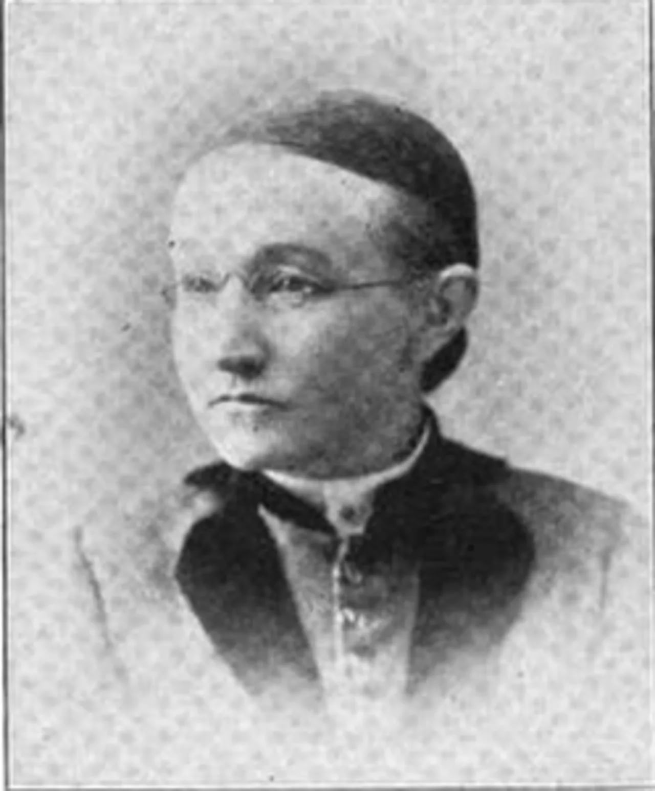 Portrait of Emma L. Shaw (1840–1924) – memorial page