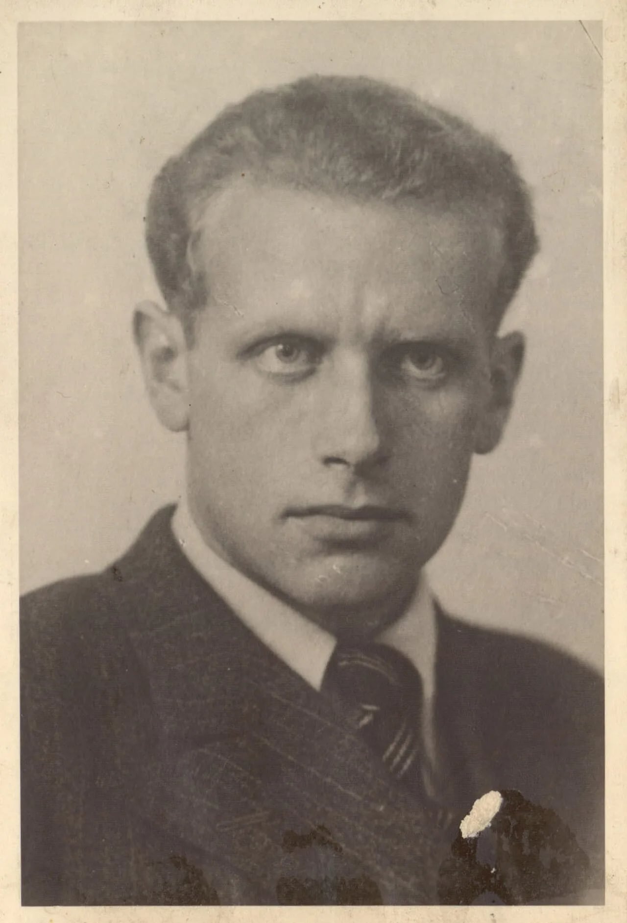 Portrait of Boris Vildé (1908–1942) – memorial page