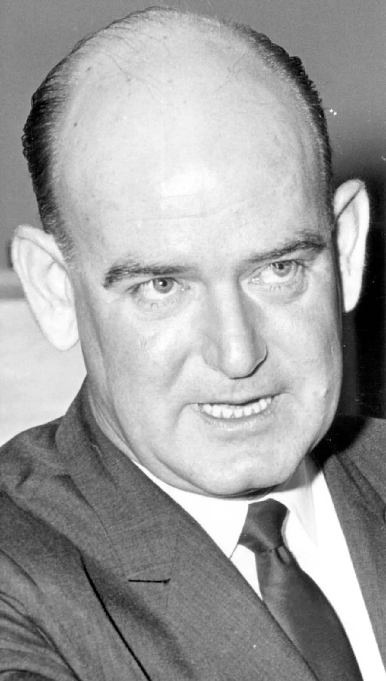 Portrait of Harold Crosby (1918–1996) – memorial page