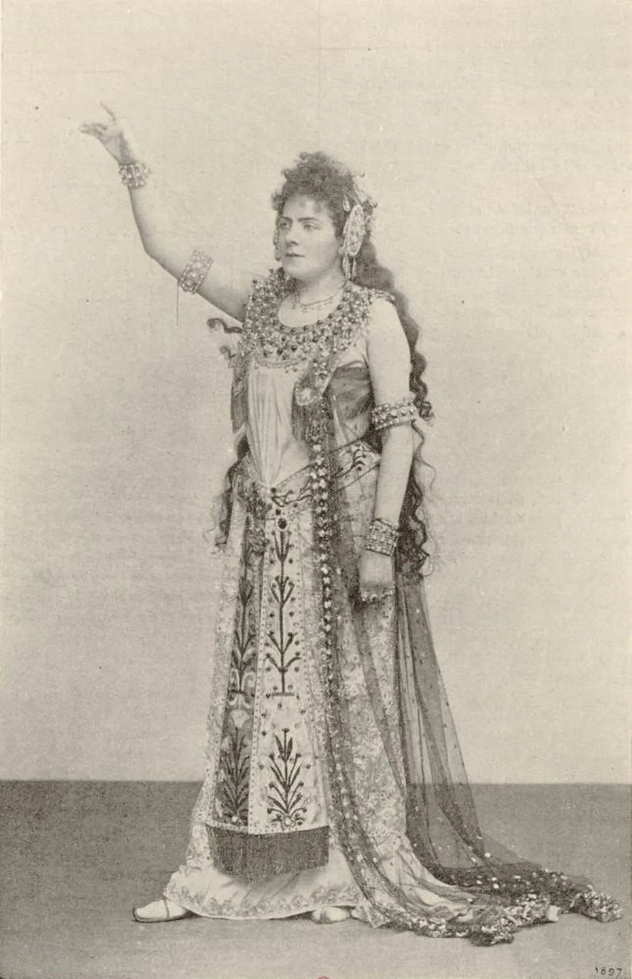 Portrait of Meyrianne Héglon (1867–1942) – memorial page