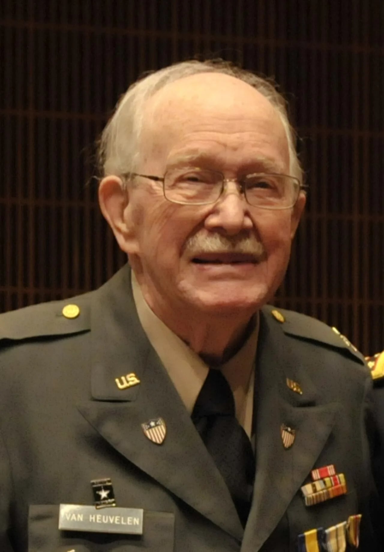 Portrait of Harold Van Heuvelen (1919–2017) – memorial page