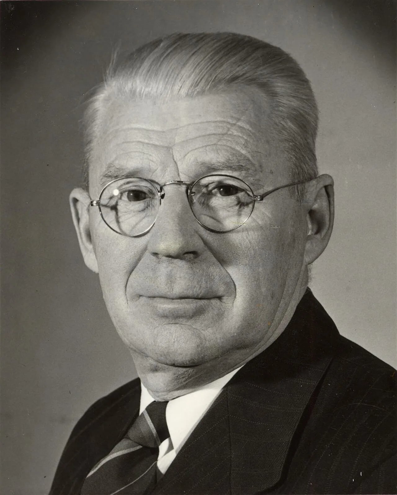 Porträt von Harry C. Carver (1890–1977) – Gedenkseite