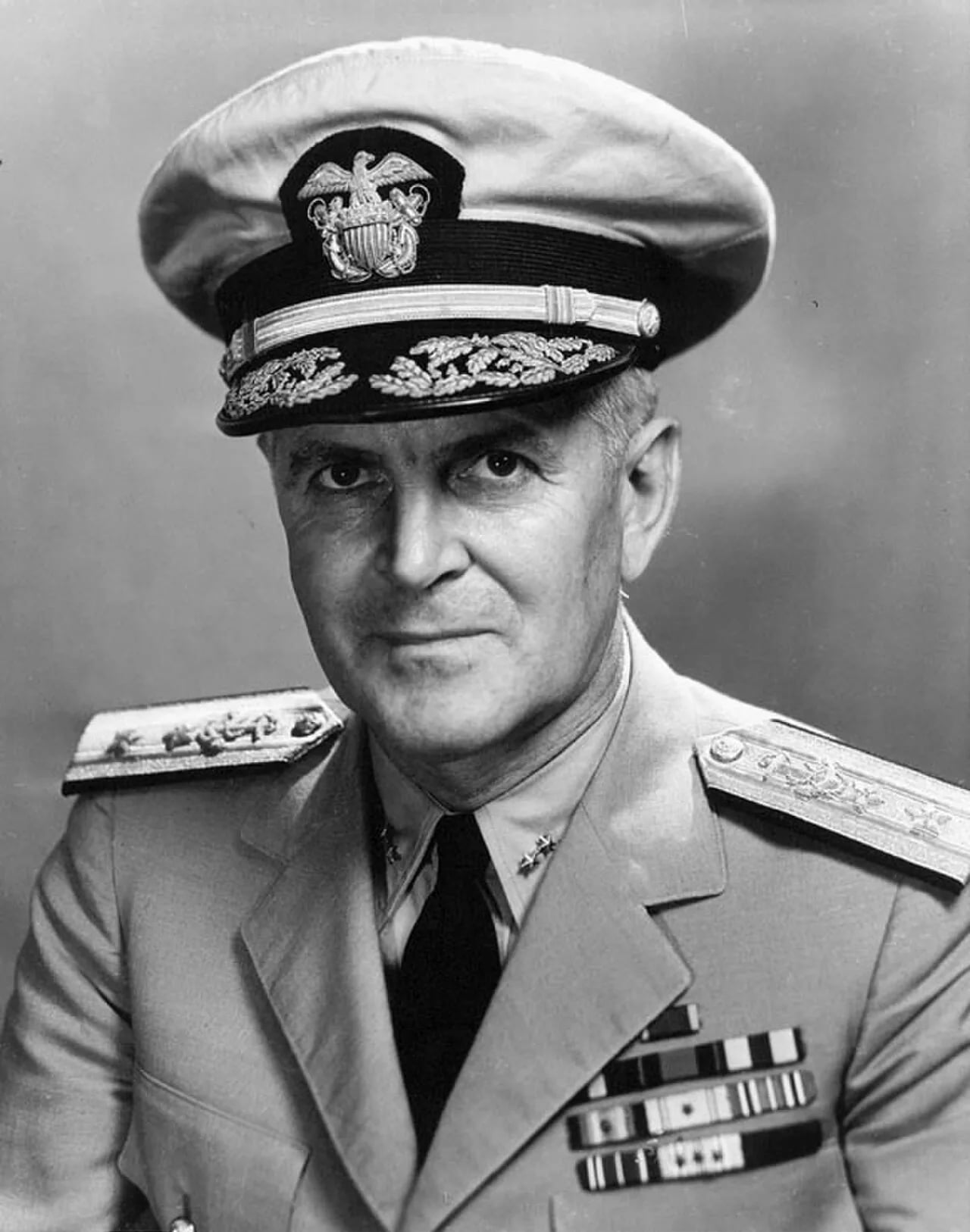 Portrait of Harry W. Hill (1890–1971) – memorial page