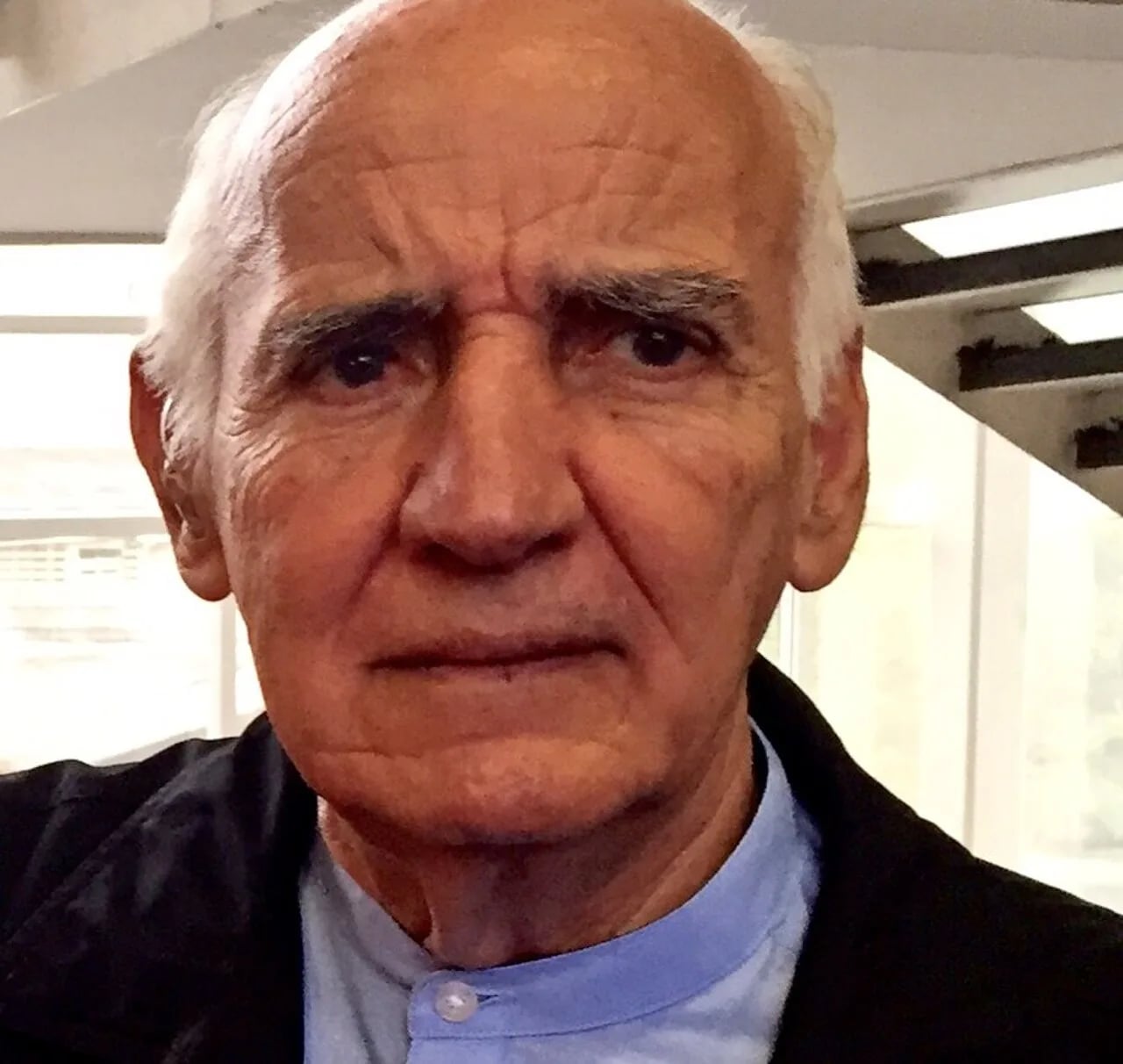 Porträt von Américo Martín (1938–2022) – Gedenkseite