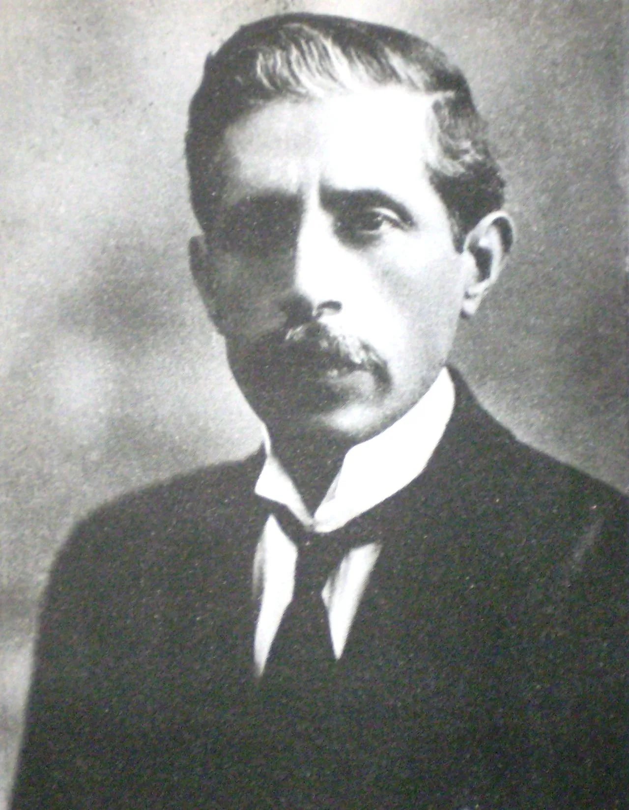 Porträt von Andrés A. Chazarreta (1876–1960) – Gedenkseite