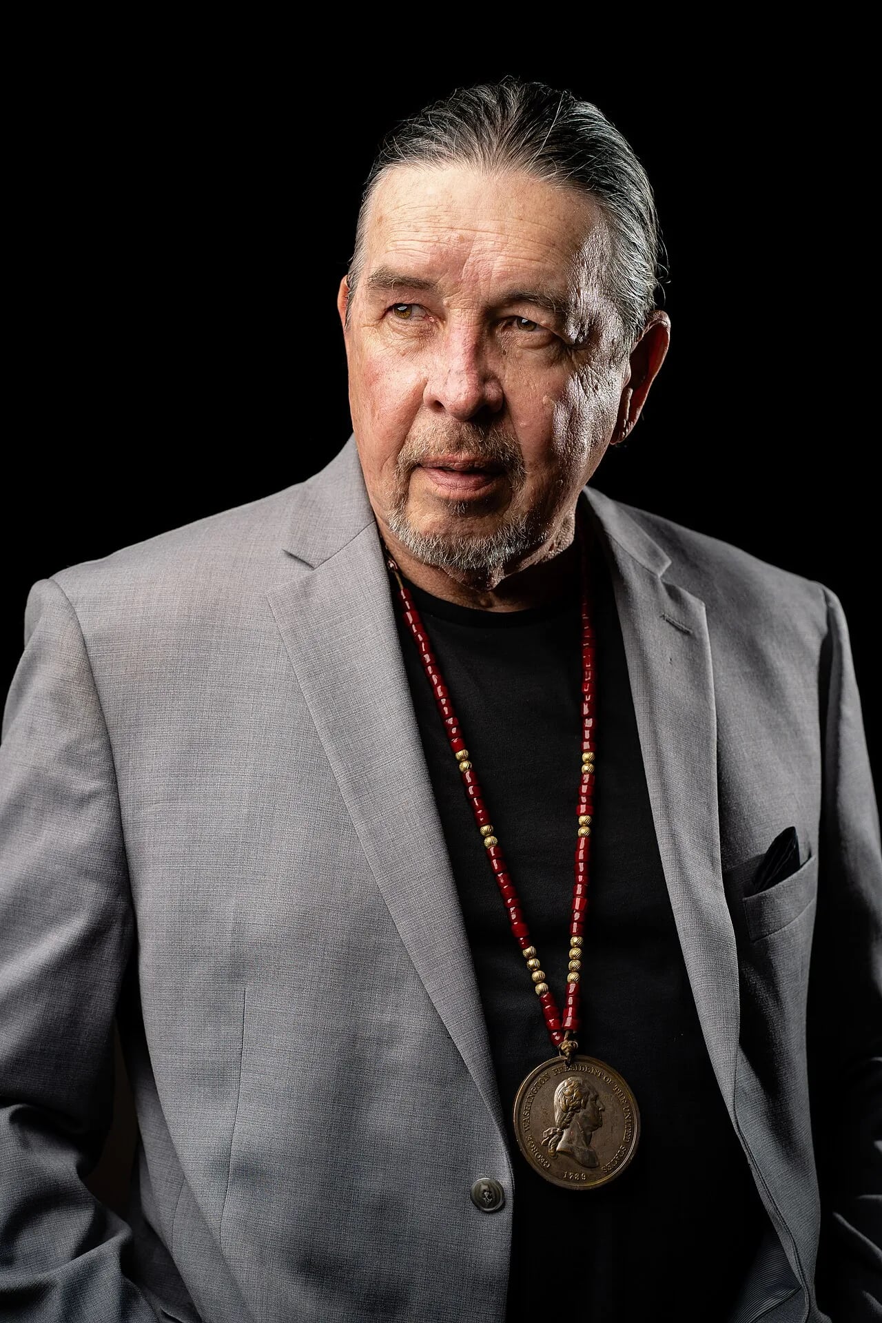 Porträt von Harvey Pratt (1941–2025) – Gedenkseite