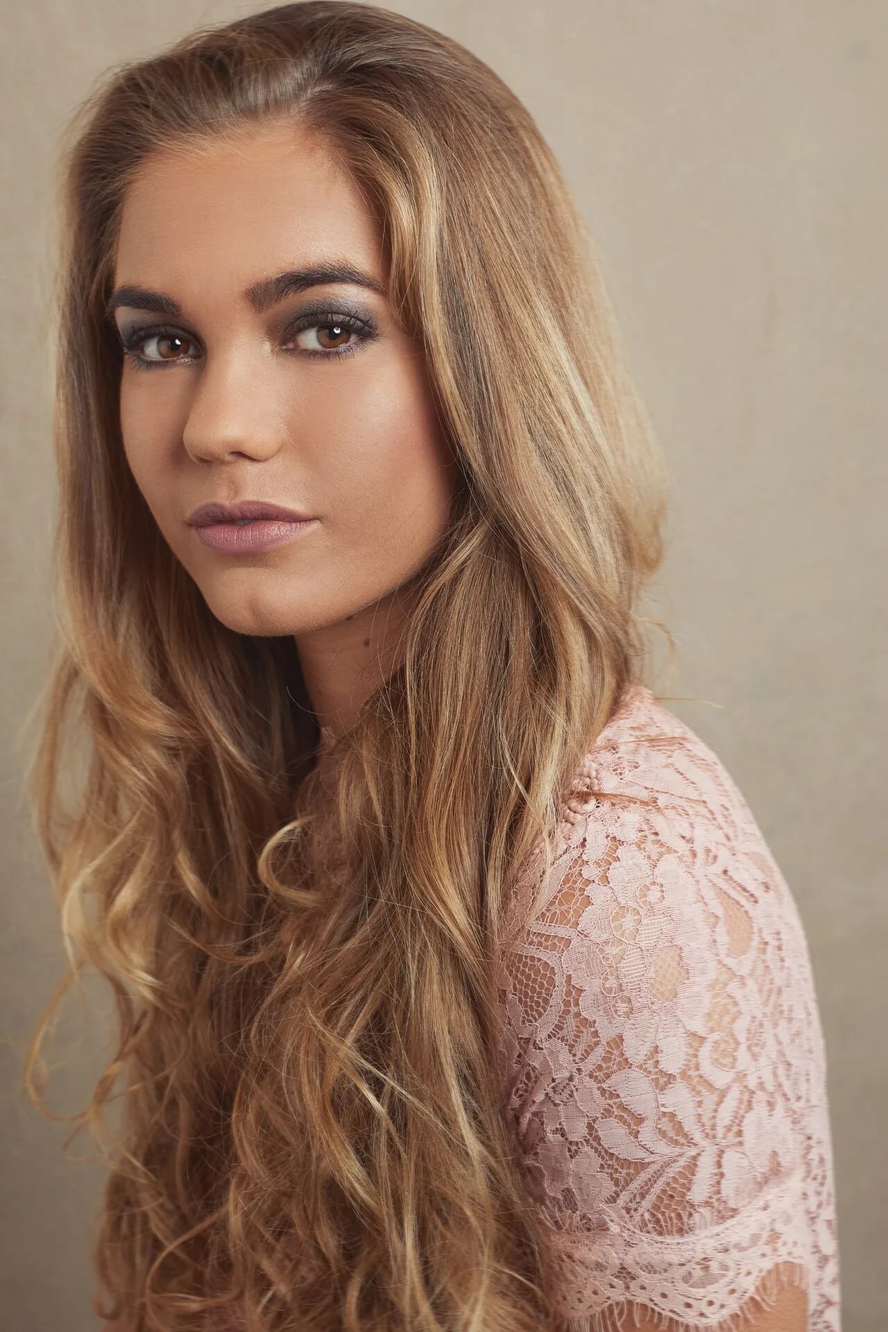 Porträt von Lotte van der Zee (1999–2019) – Gedenkseite