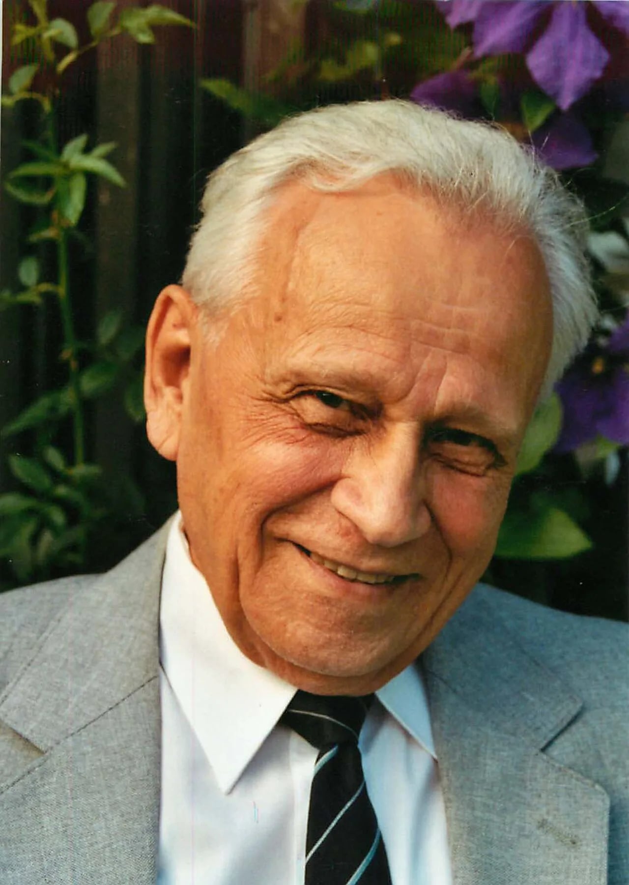Porträt von Teut Wallner (1923–2018) – Gedenkseite