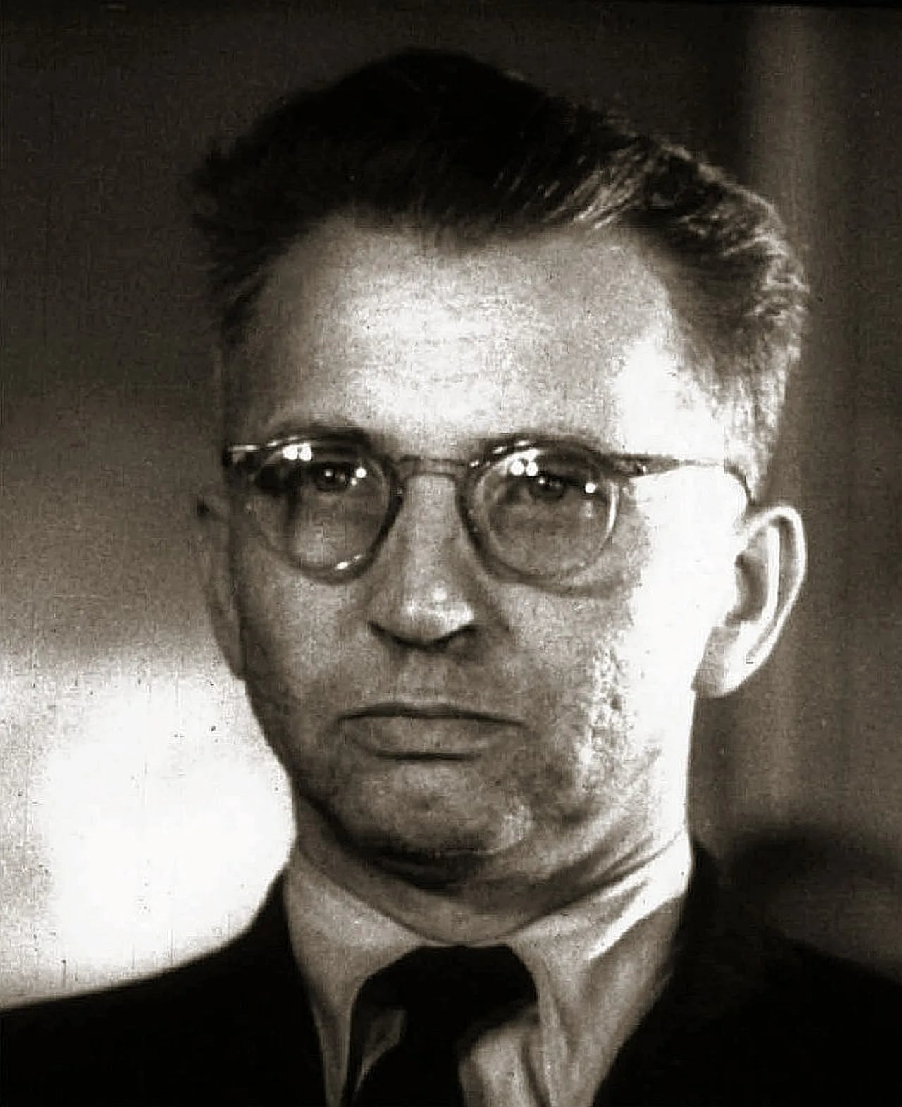 Porträt von Leopold Okulicki (1898–1946) – Gedenkseite