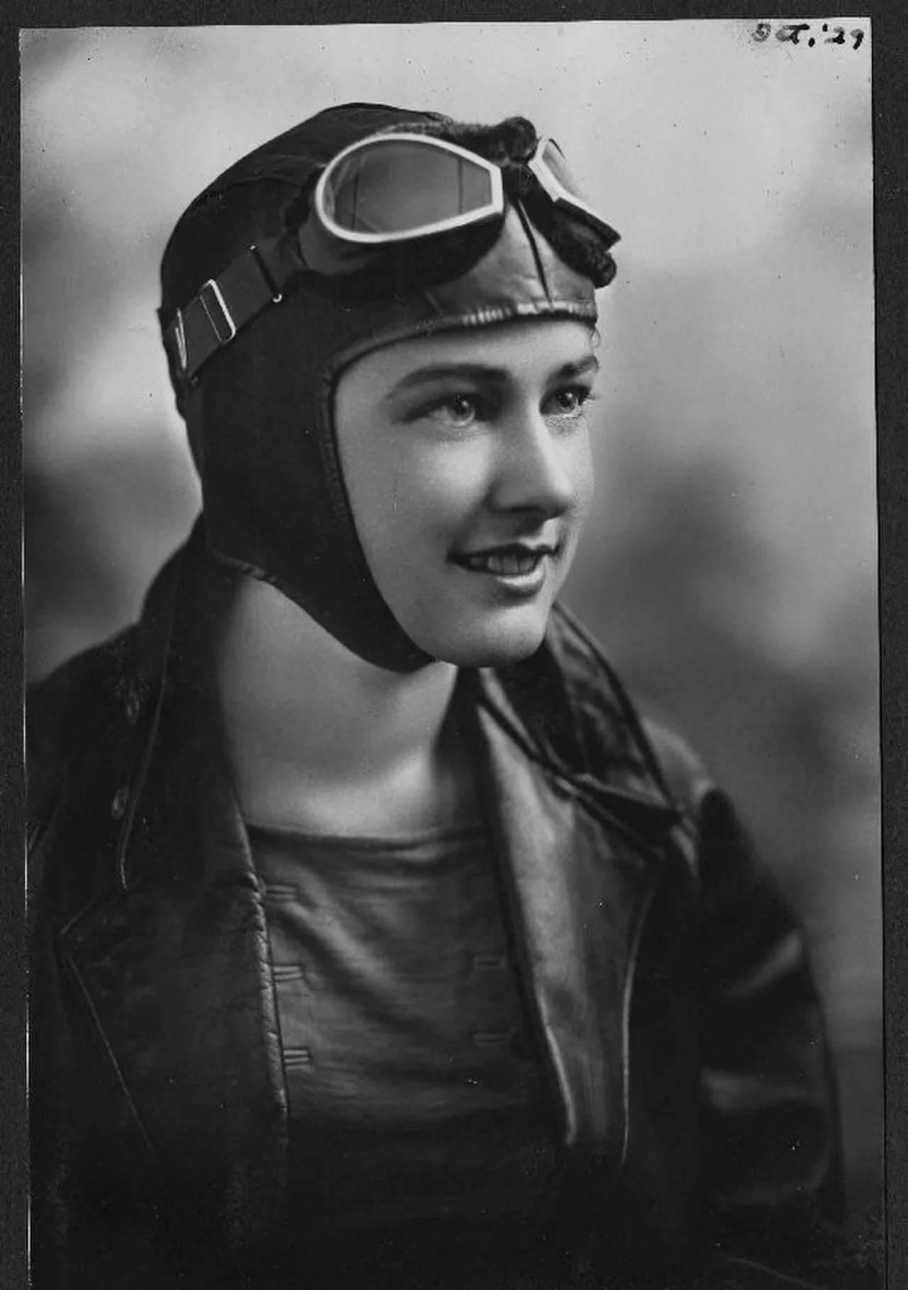 Portrait of Helen Richey (1909–1947) – memorial page