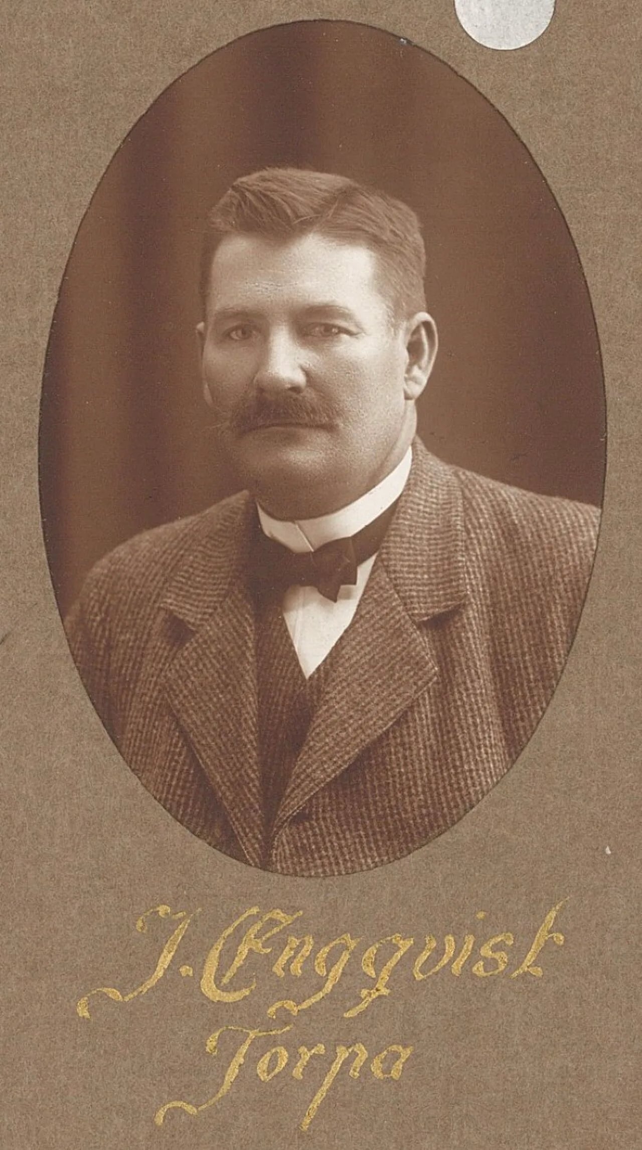 Porträt von Johan Engqvist (1861–1928) – Gedenkseite