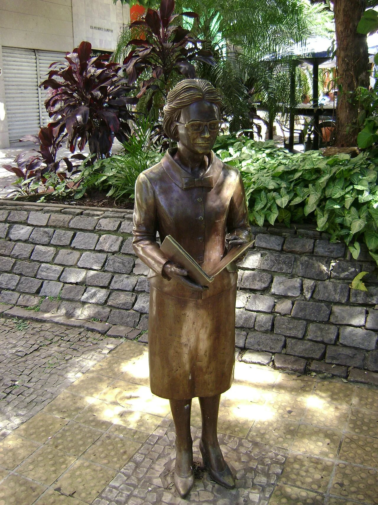 Porträt von Henriqueta Lisboa (1901–1985) – Gedenkseite
