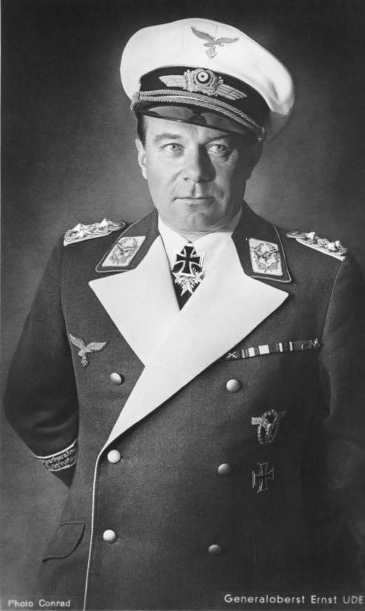 Porträt von Ernst Udet (1896–1941) – Gedenkseite