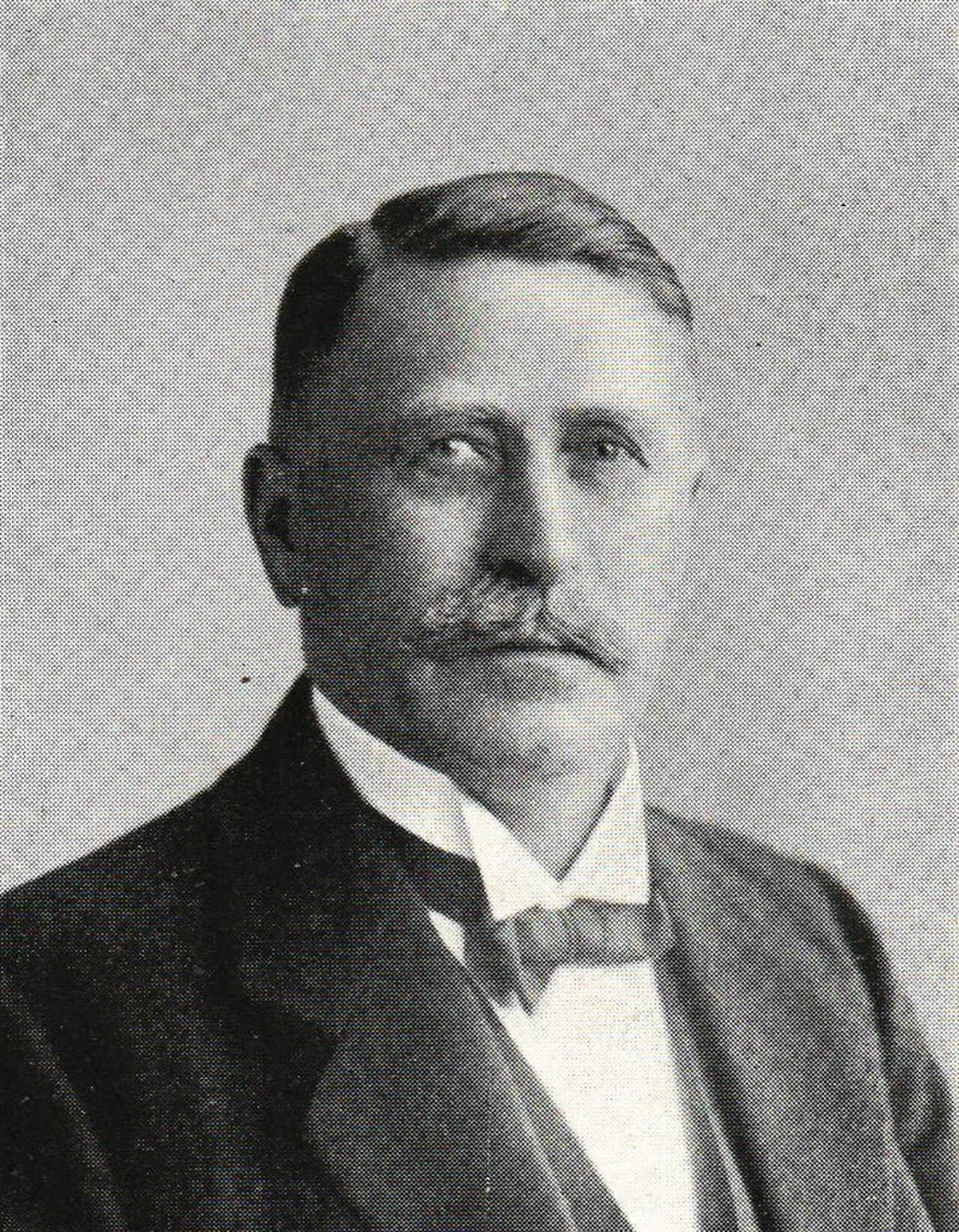Portrait of August Ernfors (1864–1937) – memorial page