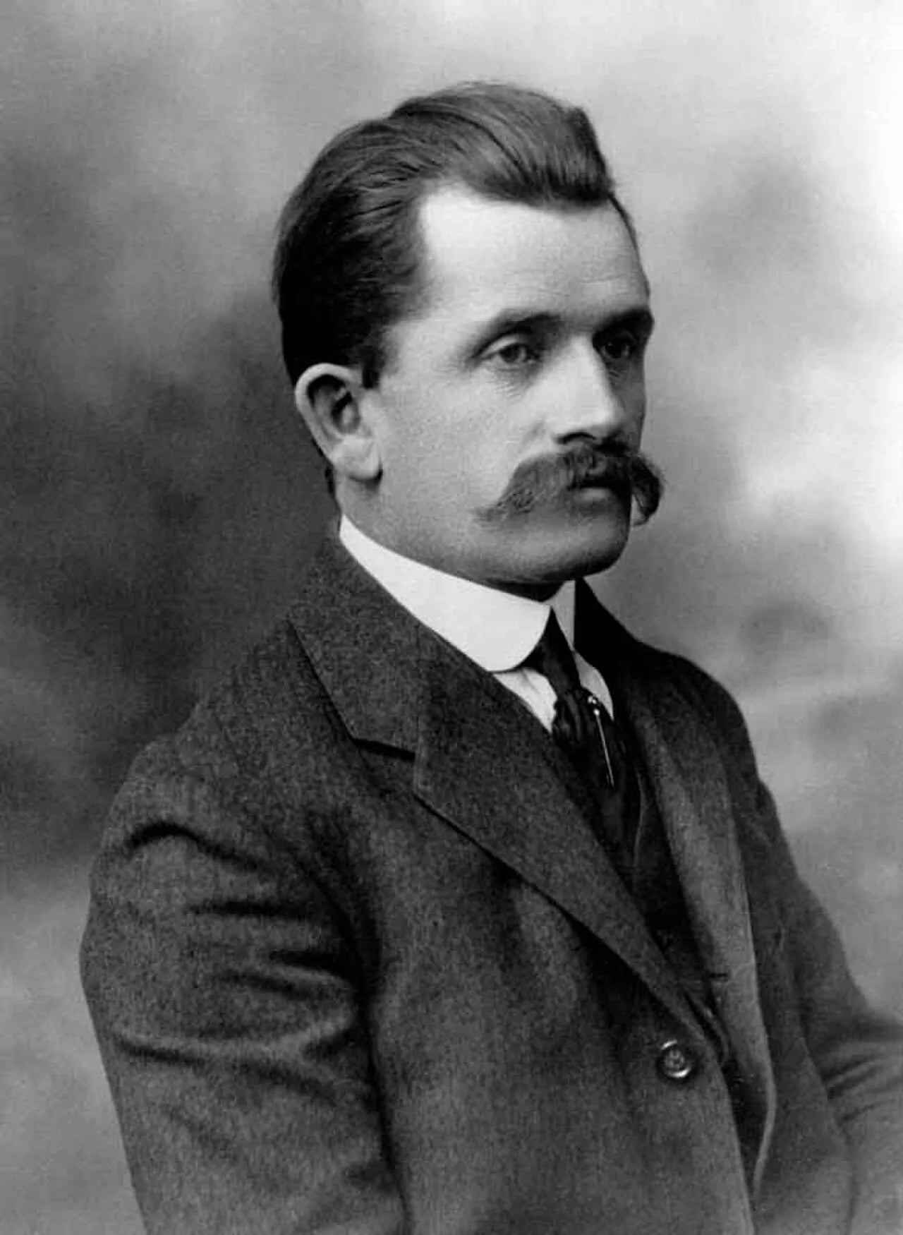 Porträt von Ferdinand Porsche (1875–1951) – Gedenkseite