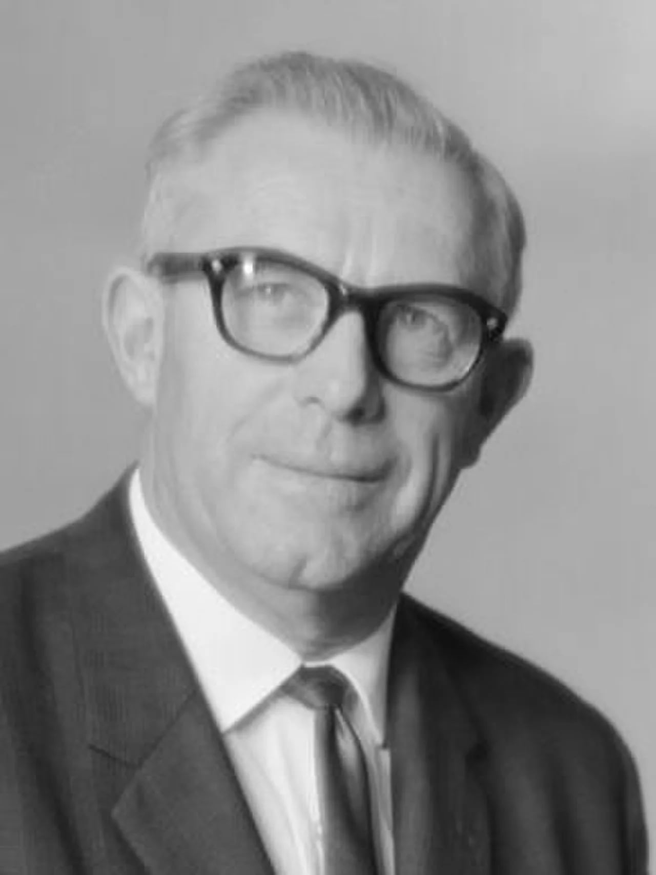 Porträt von Henry May (1912–1995) – Gedenkseite