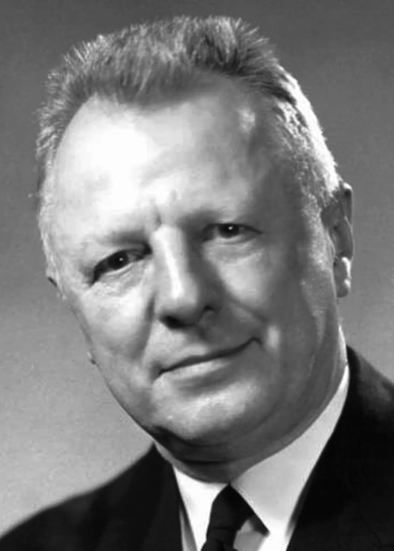 Portrait of H. Trendley Dean (1893–1962) – memorial page