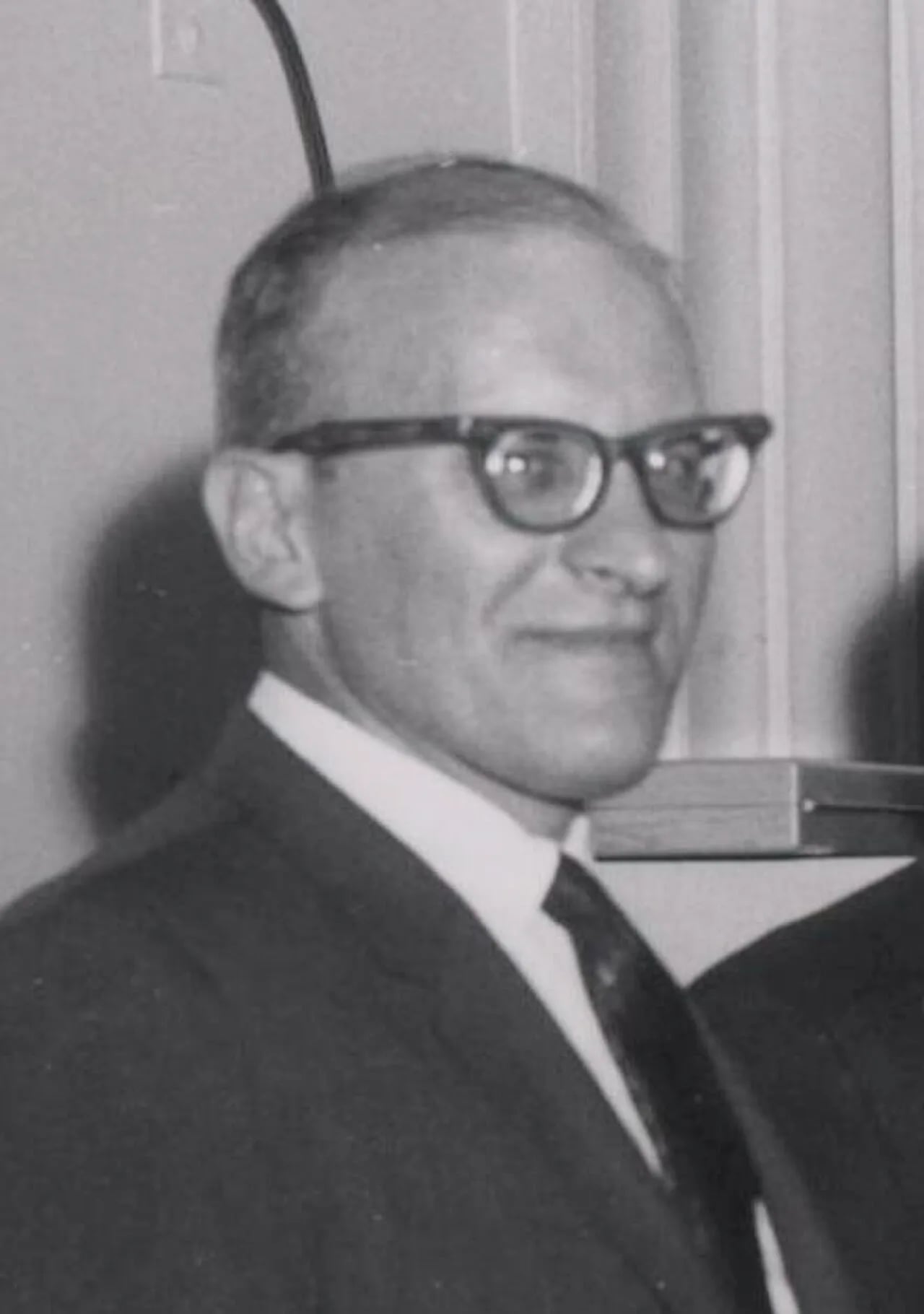 Portrait of Anthony L. Turkevich (1916–2002) – memorial page