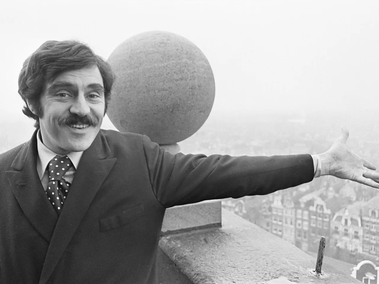 Portrait of Anthony Newley (1931–1999) – memorial page