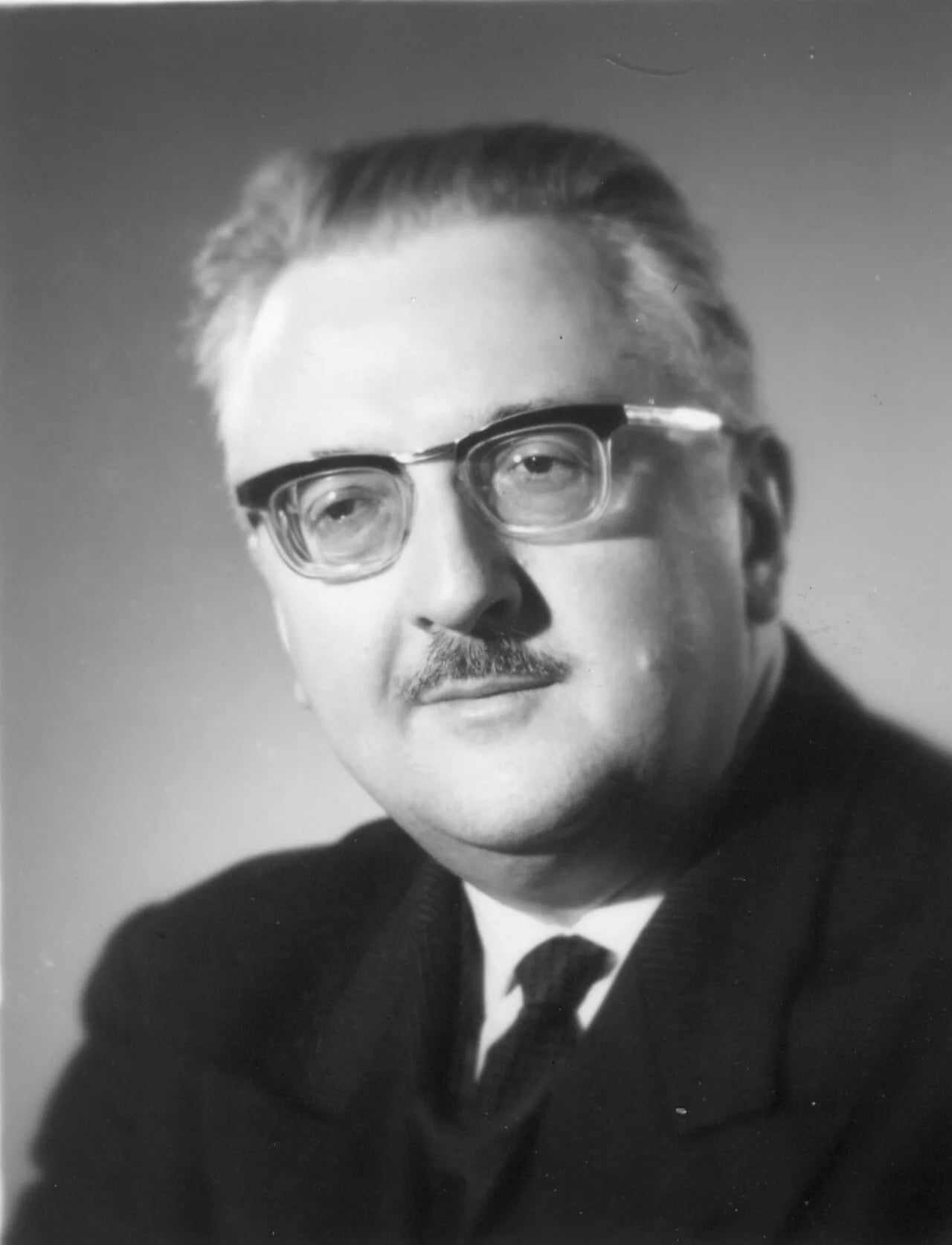 Portrait of Bernard Robert (1914–1986) – memorial page