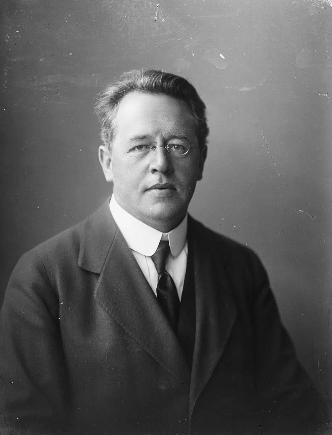 Portrait of Johannes Friis-Skotte (1874–1946) – memorial page