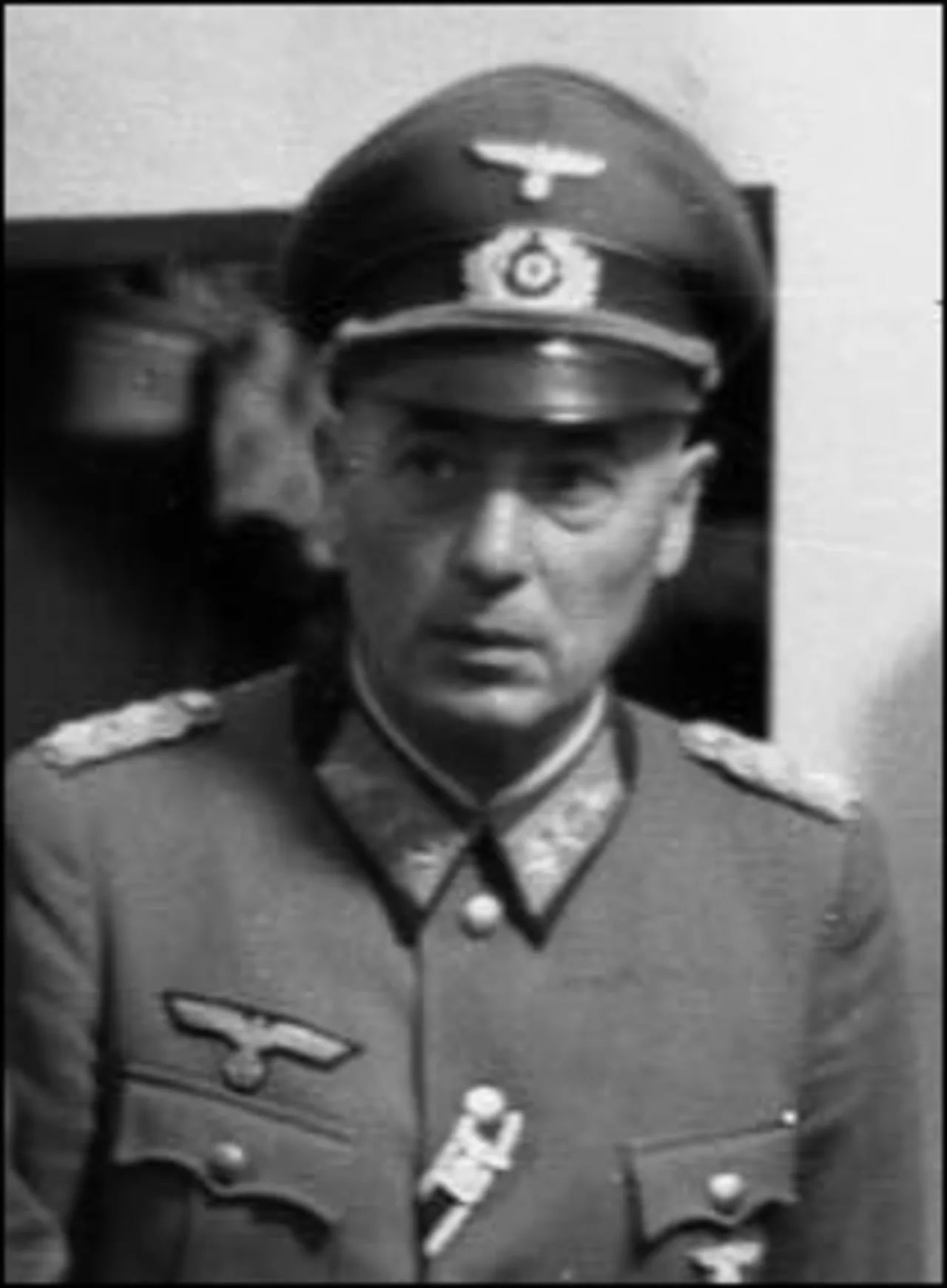 Portrait of Friedrich Dollmann (1882–1944) – memorial page