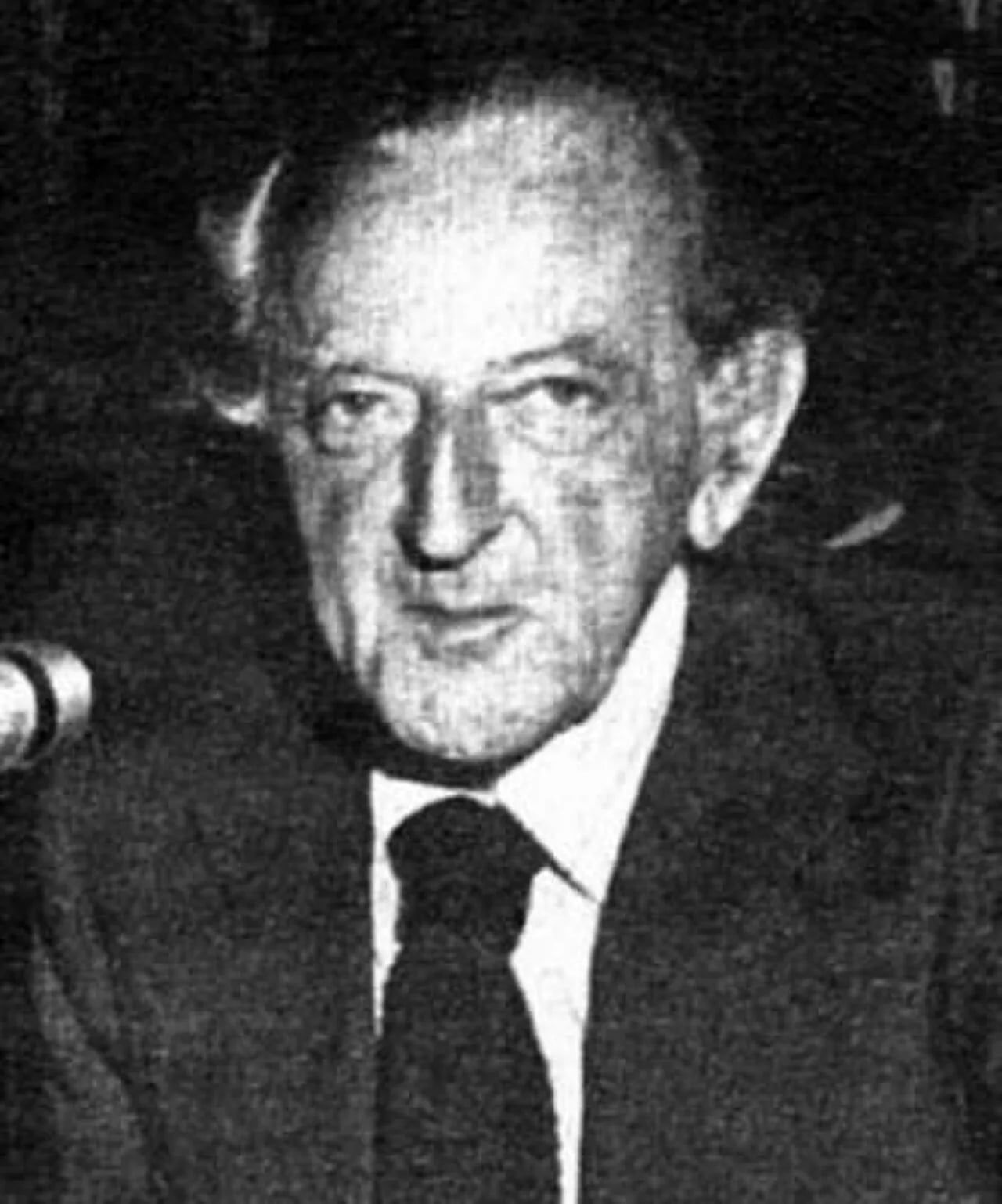 Portrait of Carlos Briones (1914–2000) – memorial page