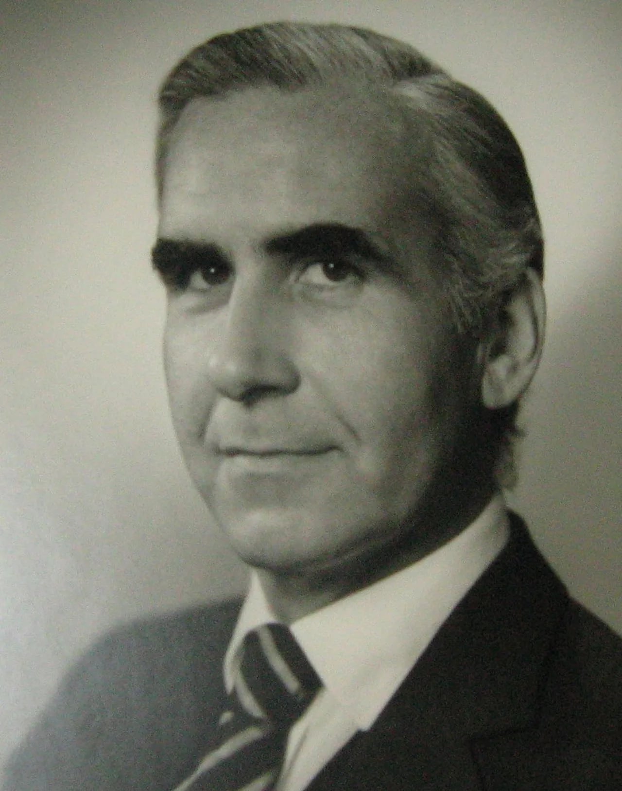 Portrait of Carlos Ortiz de Rozas (1926–2014) – memorial page