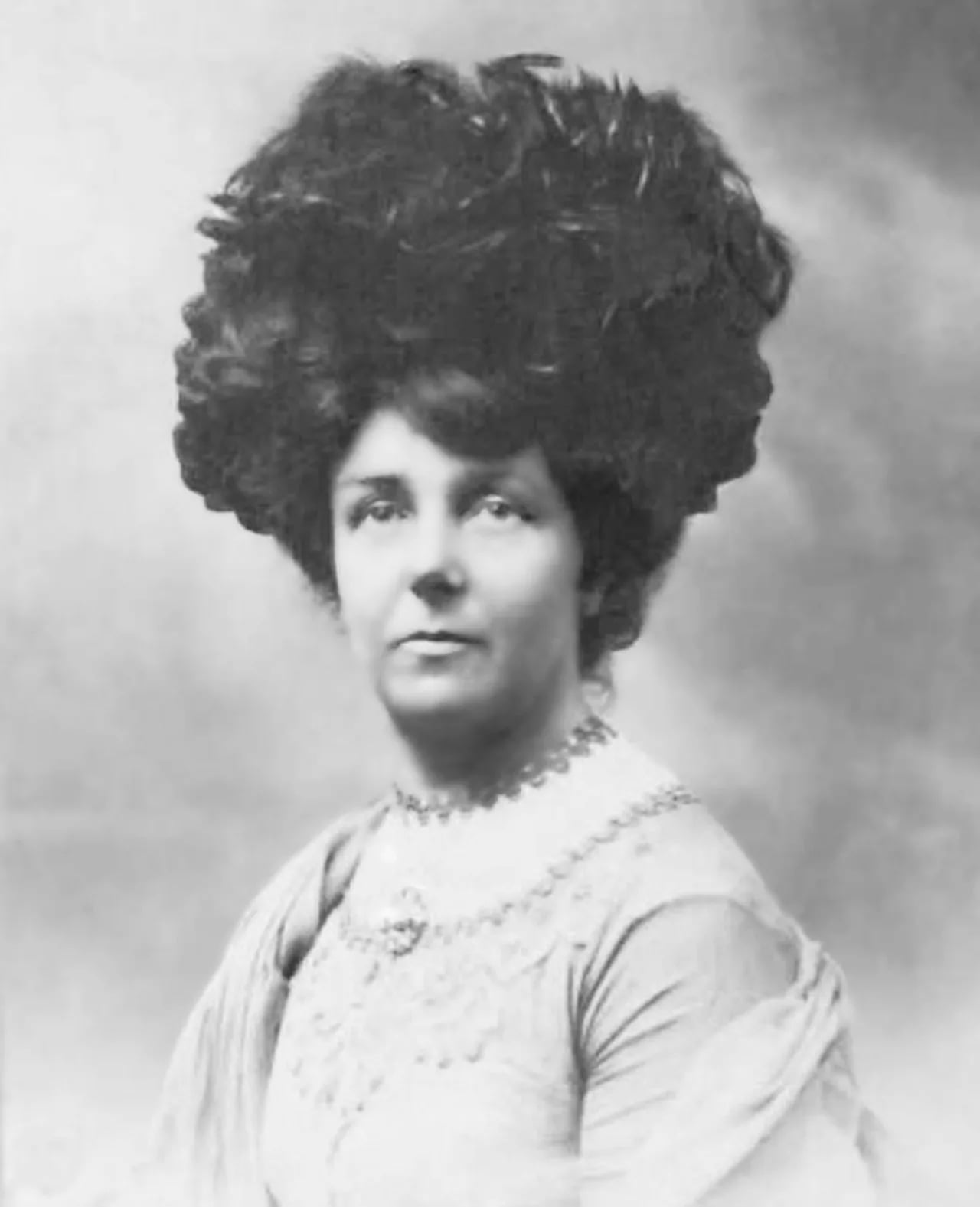 Porträt von Hilda Hewlett (1864–1943) – Gedenkseite