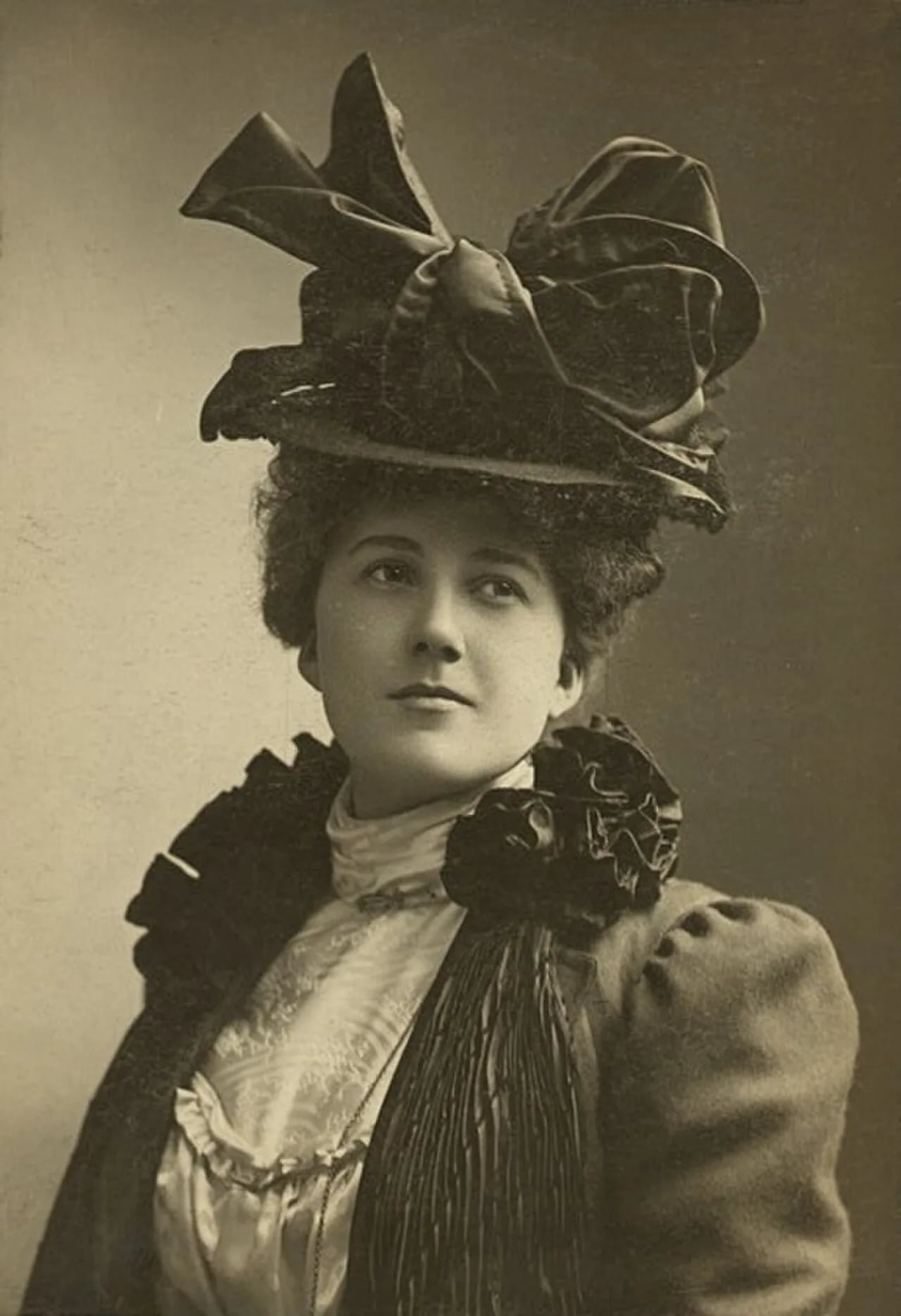 Porträt von Hilda Spong (1875–1955) – Gedenkseite
