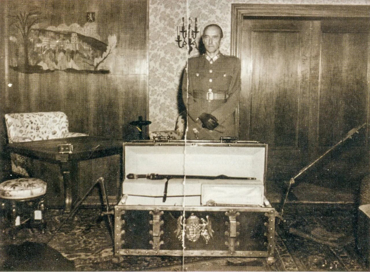 Porträt von Ernő Pajtás (1896–1950) – Gedenkseite