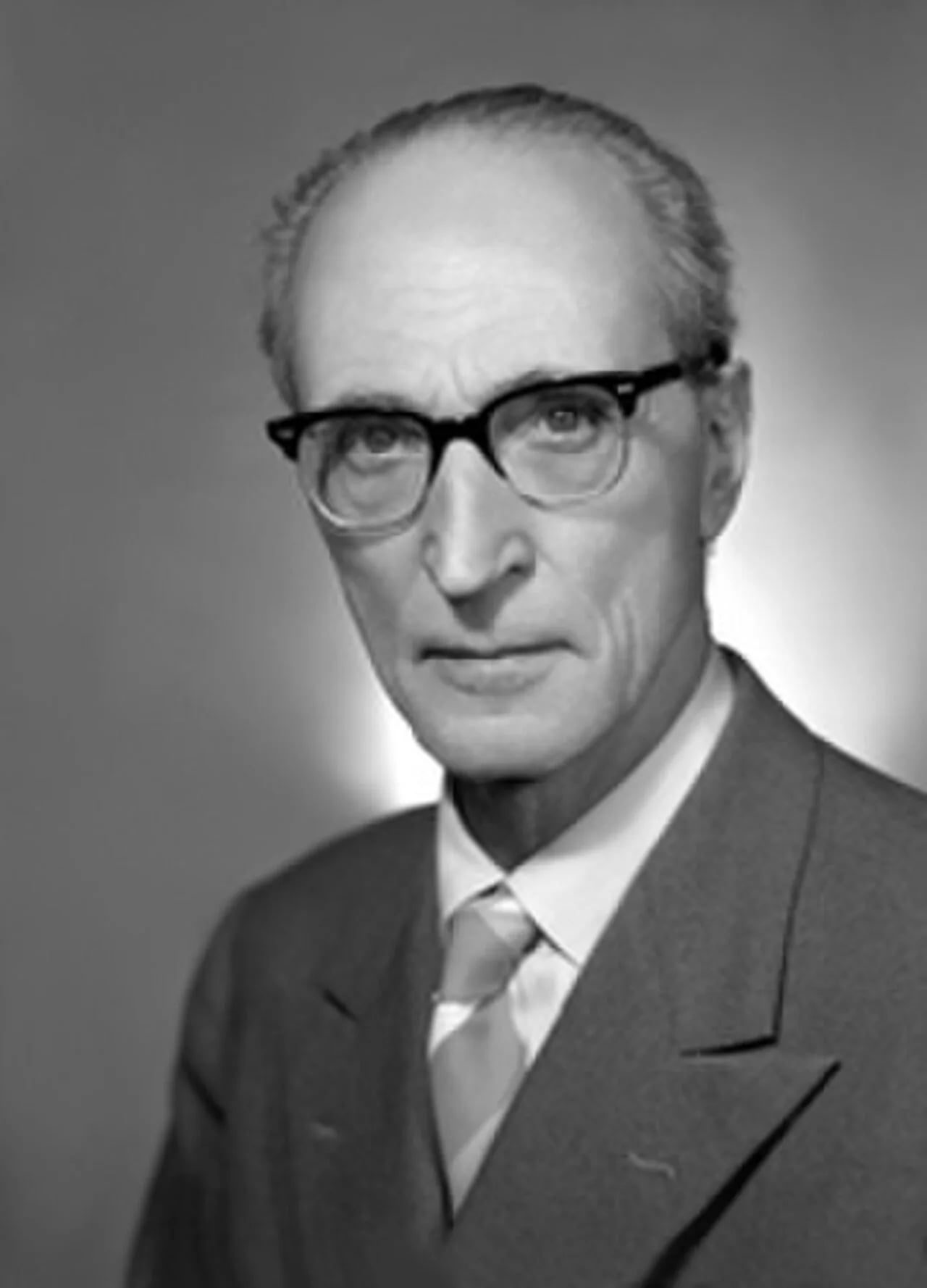 Portrait of Angelo Lorenzi (1892–1986) – memorial page