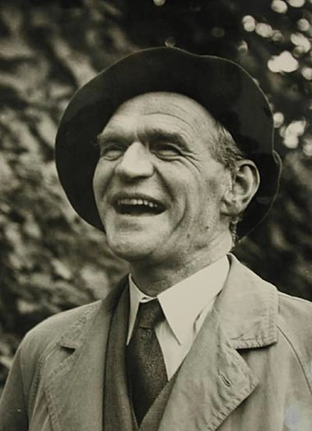 Portrait of Olle Hedberg (1899–1974) – memorial page
