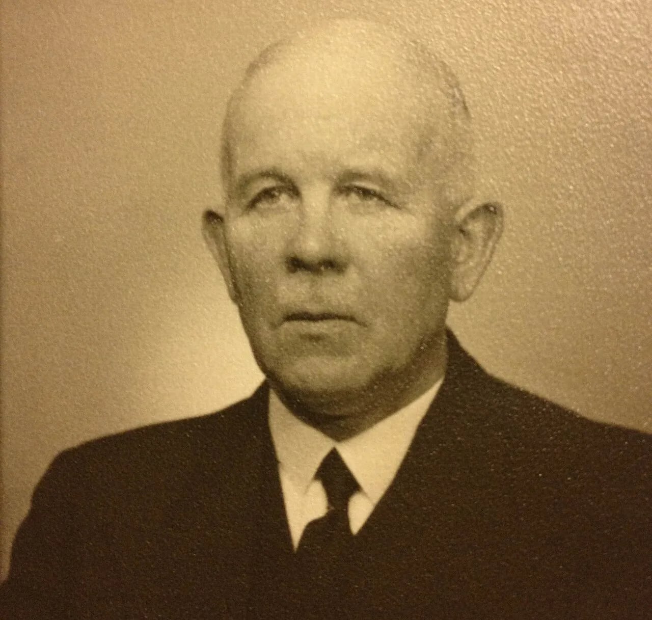 Porträt von Arthur Heiding (1883–1973) – Gedenkseite