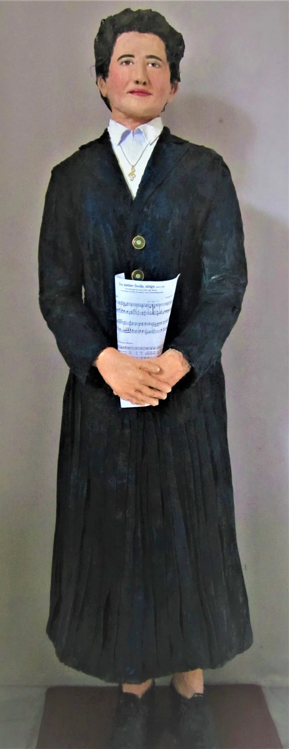 Portrait of Frieda Fronmüller (1901–1992) – memorial page