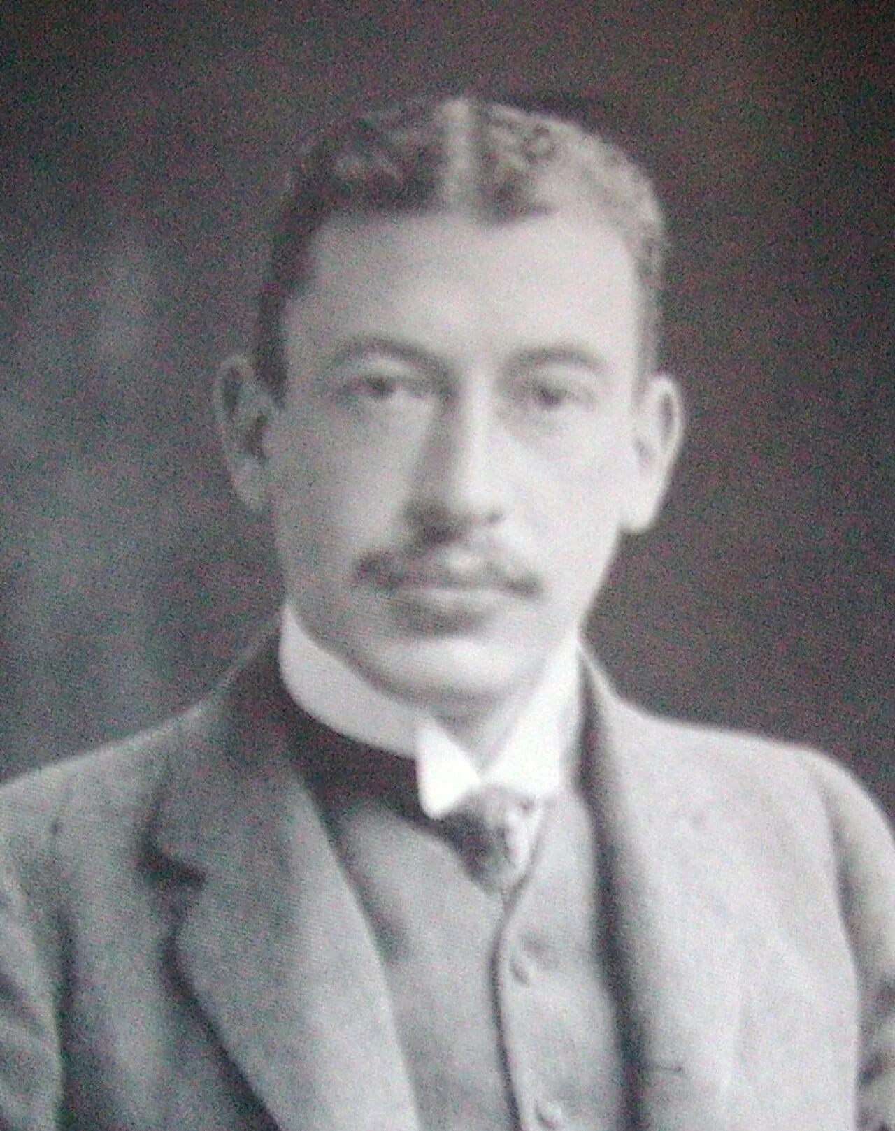 Portrait of Axel Hirsch (1879–1967) – memorial page
