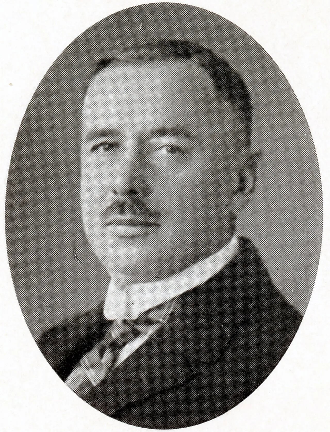 Portrait of Einar Holm (1876–1970) – memorial page