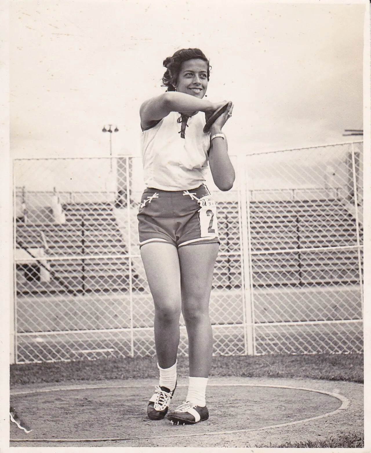 Portrait of Dolly Molina de Vargas (1933–1996) – memorial page