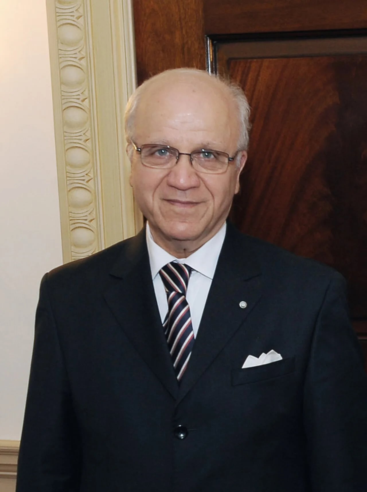 Portrait of Mourad Medelci (1943–2019) – memorial page