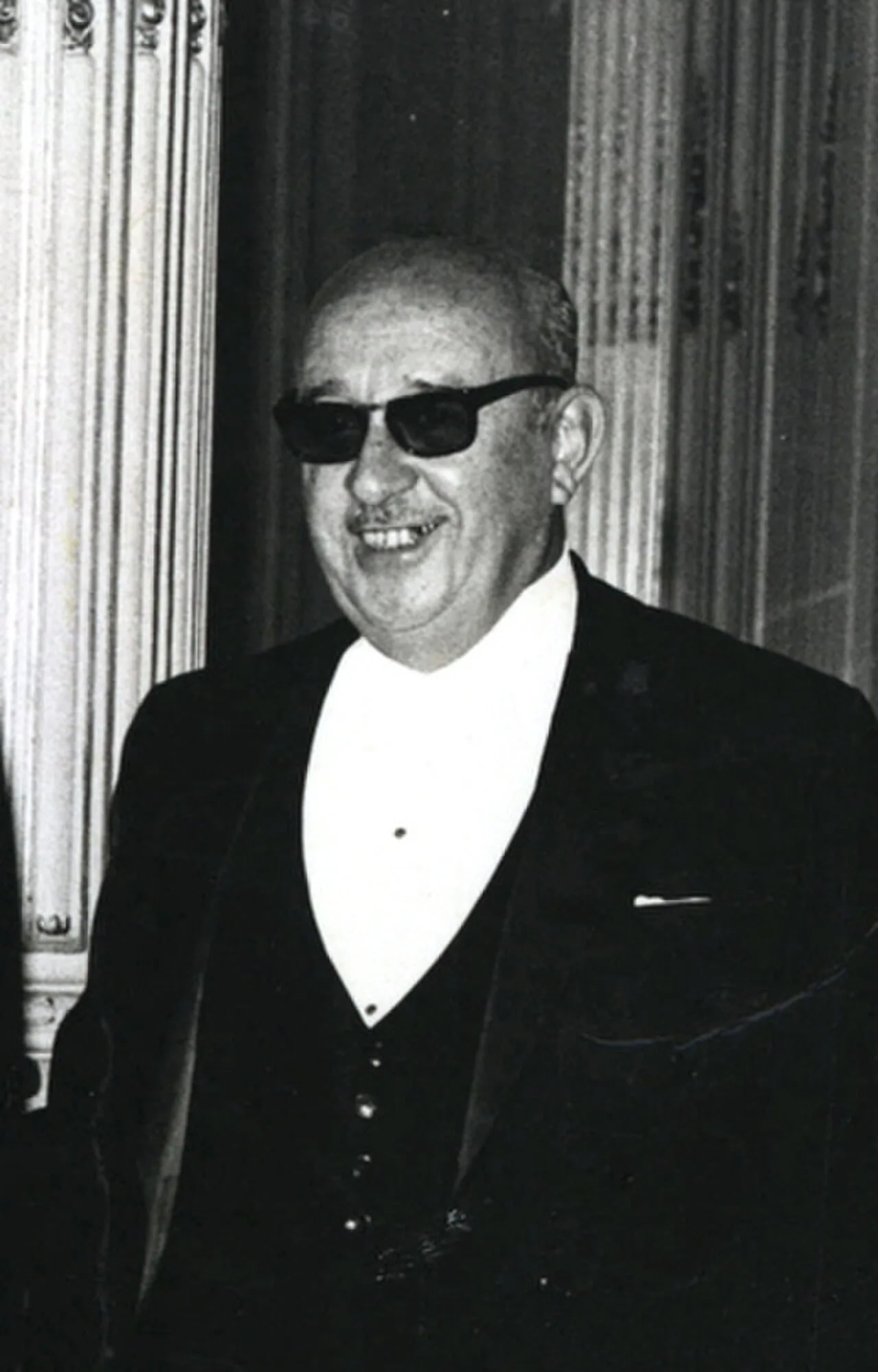 Porträt von Eduardo León (1911–1991) – Gedenkseite