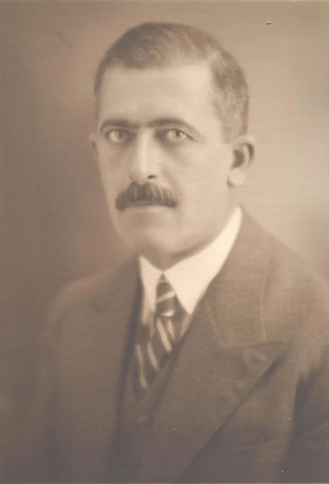 Portrait of Welisar Peew (1891–1949) – memorial page