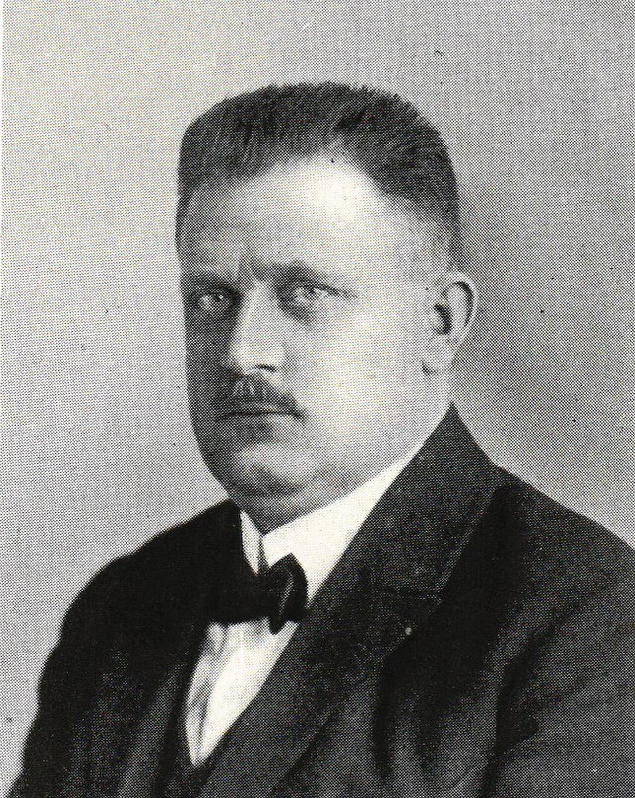 Porträt von Ola Isacsson (1885–1945) – Gedenkseite