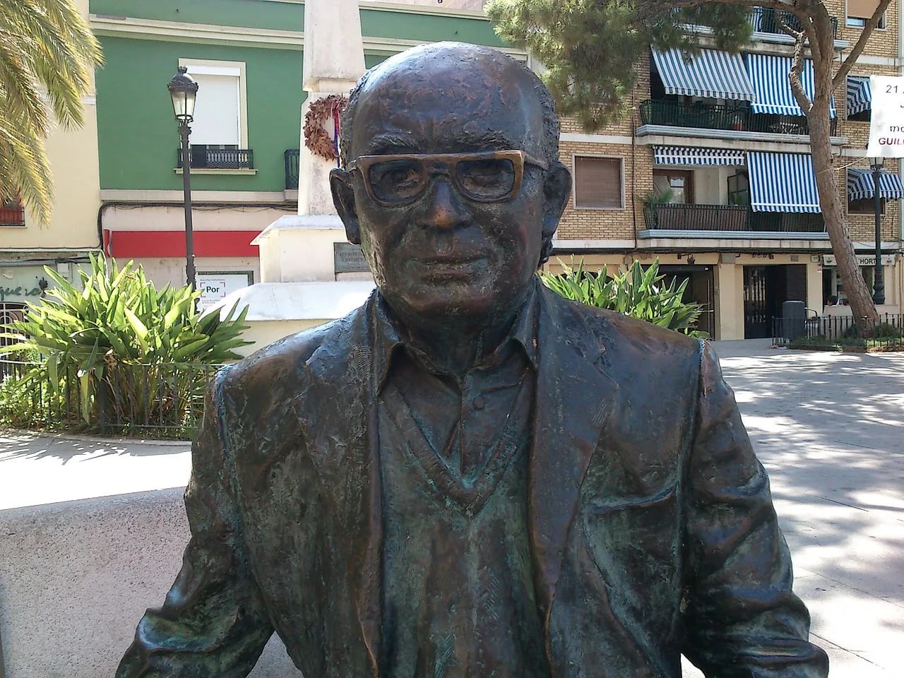 Porträt von Vicent Andrés Estellés (1924–1993) – Gedenkseite