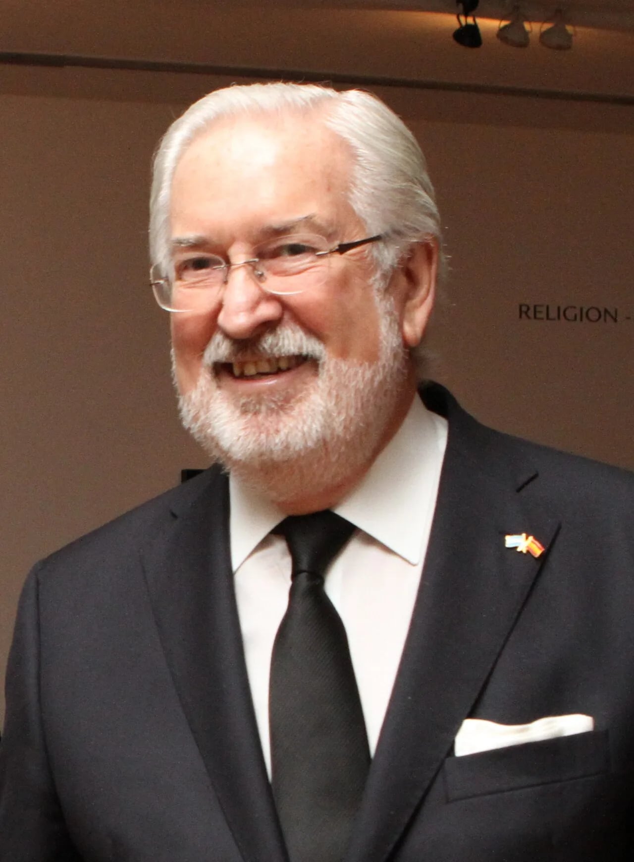 Porträt von Estanislao de Grandes (1947–2022) – Gedenkseite