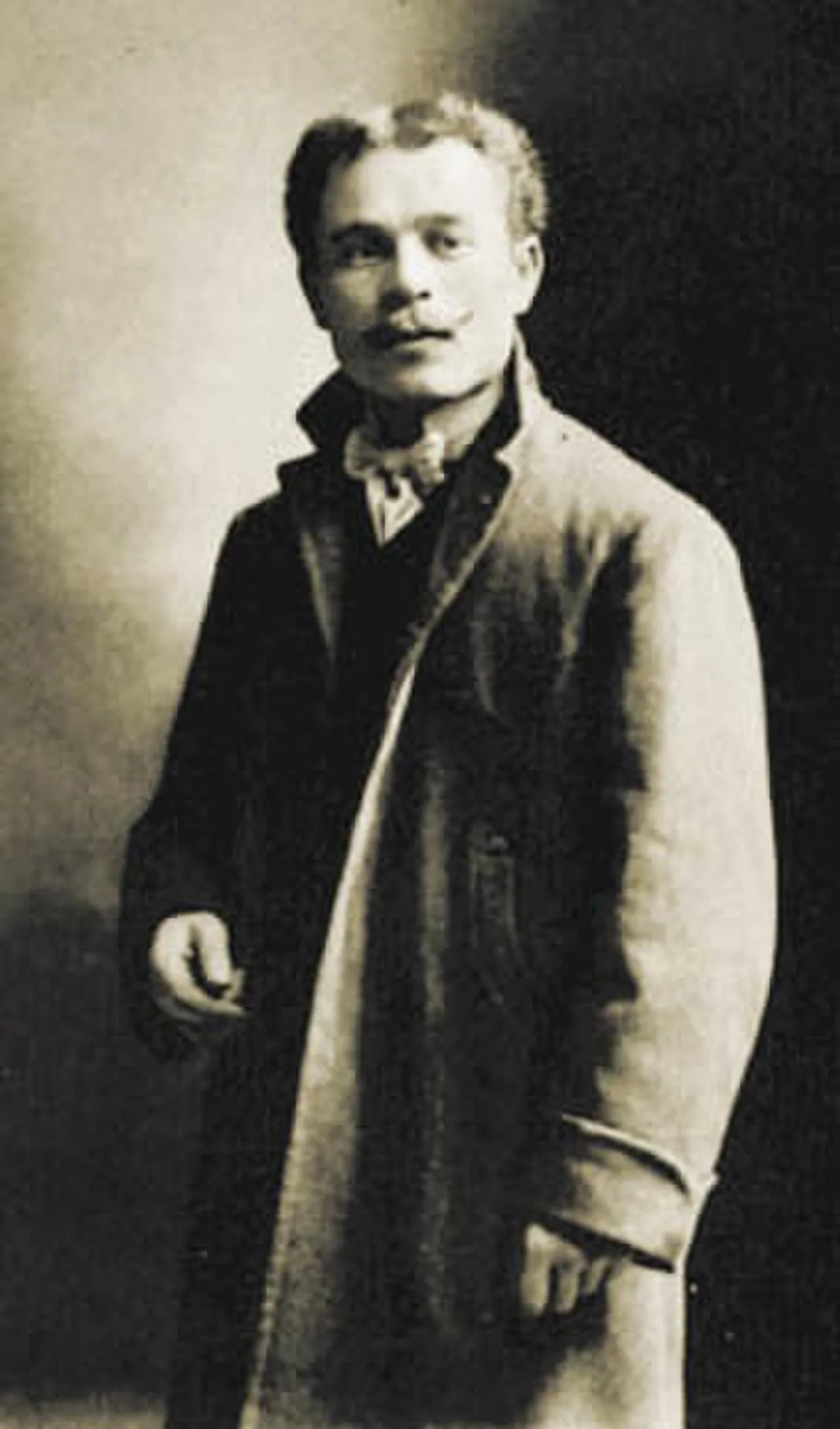 Portrait of Fernando Paillet (1880–1967) – memorial page