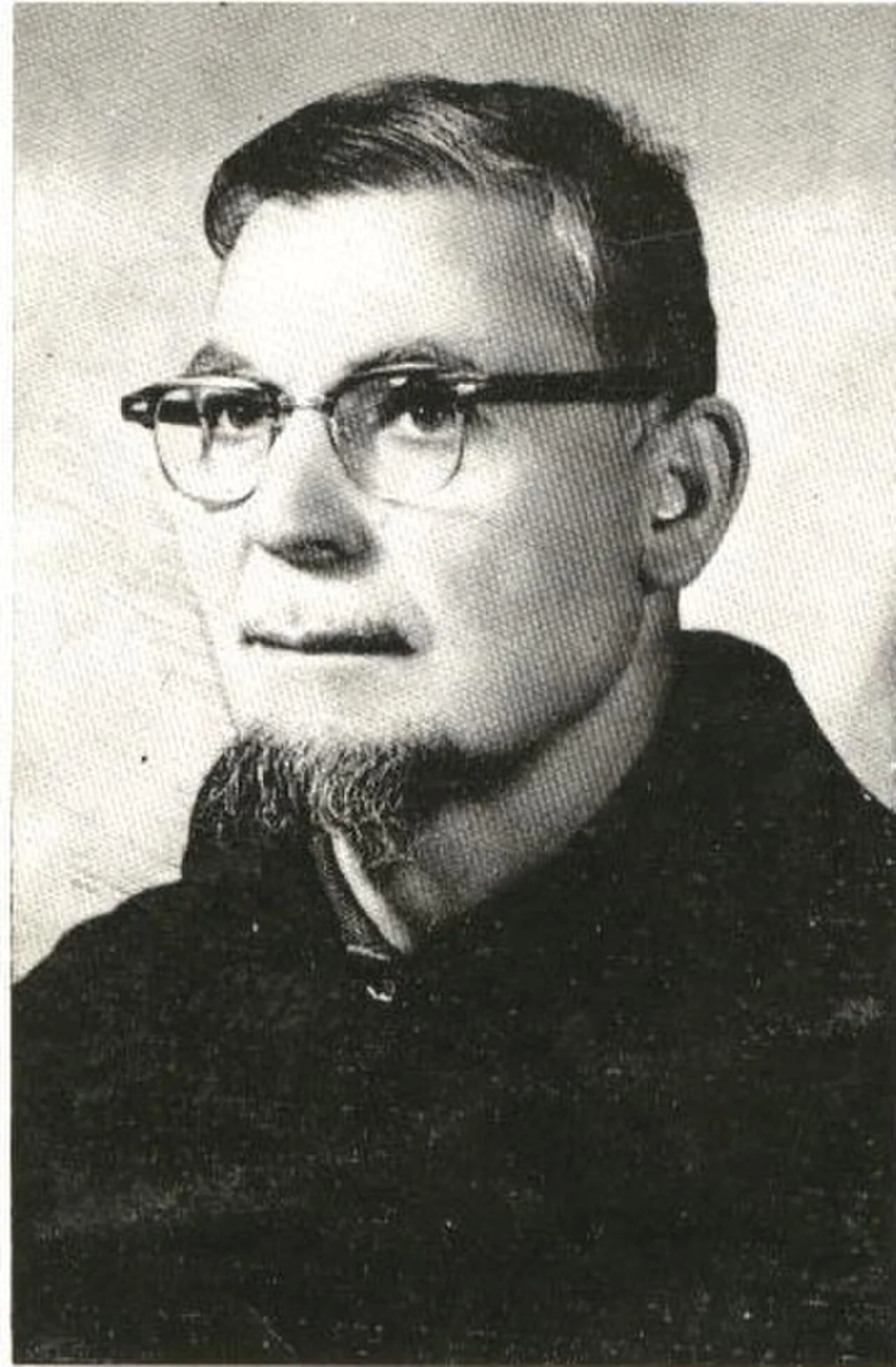 Portrait of Guillermo de Castellana (1912–1986) – memorial page